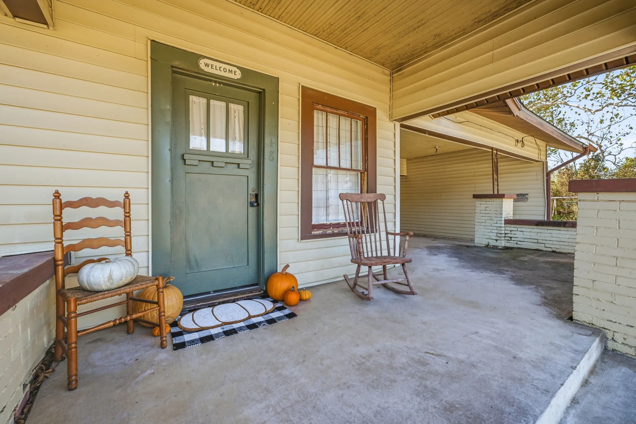 Single Family Residence For Sale in Eastland County , 218 W Rogan Street, Gorman, Texas 76454, 2 Bedroom, 1 Bathroom, Garage spaces, 1,560 Sqft, built in 1938, mls#21404800, Real Estate Agent in Gorman, Homes For Sale in Eastland county, Homes For Sale in Gorman, Realtor in Gorman Texas, Real Estate Brokerage Independent Realty Texas, Luminita Cordes Realtor
