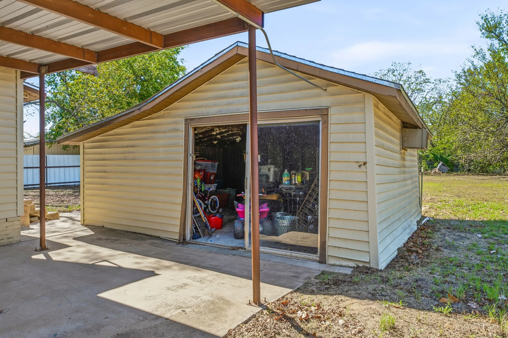 Single Family Residence For Sale in Eastland County , 218 W Rogan Street, Gorman, Texas 76454, 2 Bedroom, 1 Bathroom, Garage spaces, 1,560 Sqft, built in 1938, mls#21404800, Real Estate Agent in Gorman, Homes For Sale in Eastland county, Homes For Sale in Gorman, Realtor in Gorman Texas, Real Estate Brokerage Independent Realty Texas, Luminita Cordes Realtor