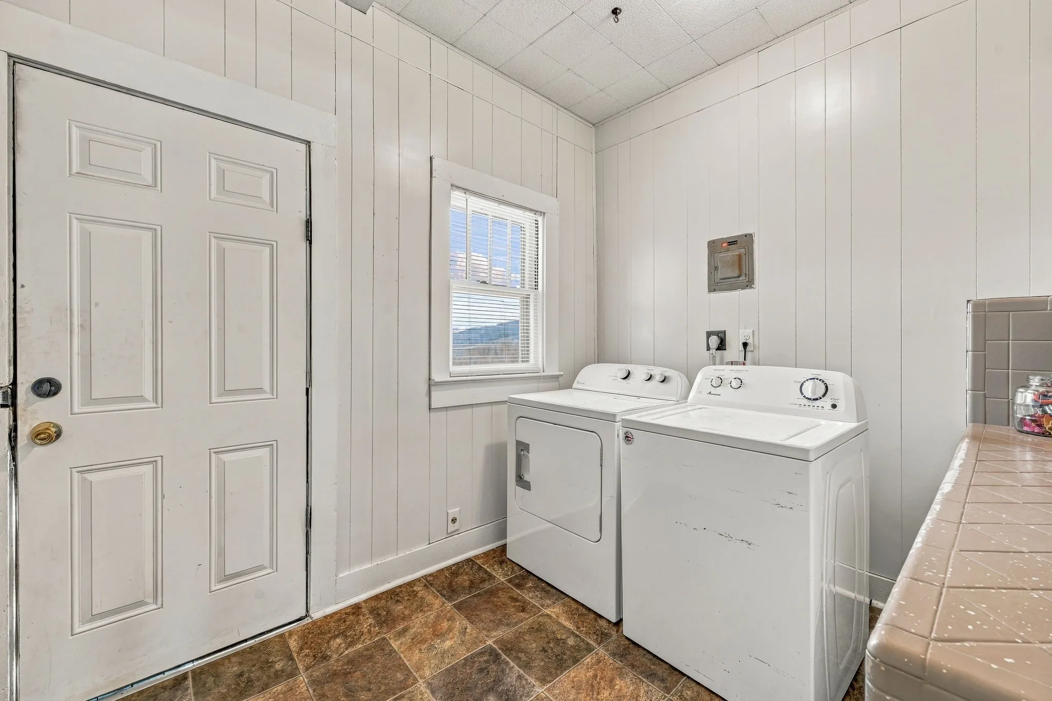 Single Family Residence For Sale in Eastland County , 218 W Rogan Street, Gorman, Texas 76454, 2 Bedroom, 1 Bathroom, Garage spaces, 1,560 Sqft, built in 1938, mls#21404800, Real Estate Agent in Gorman, Homes For Sale in Eastland county, Homes For Sale in Gorman, Realtor in Gorman Texas, Real Estate Brokerage Independent Realty Texas, Luminita Cordes Realtor