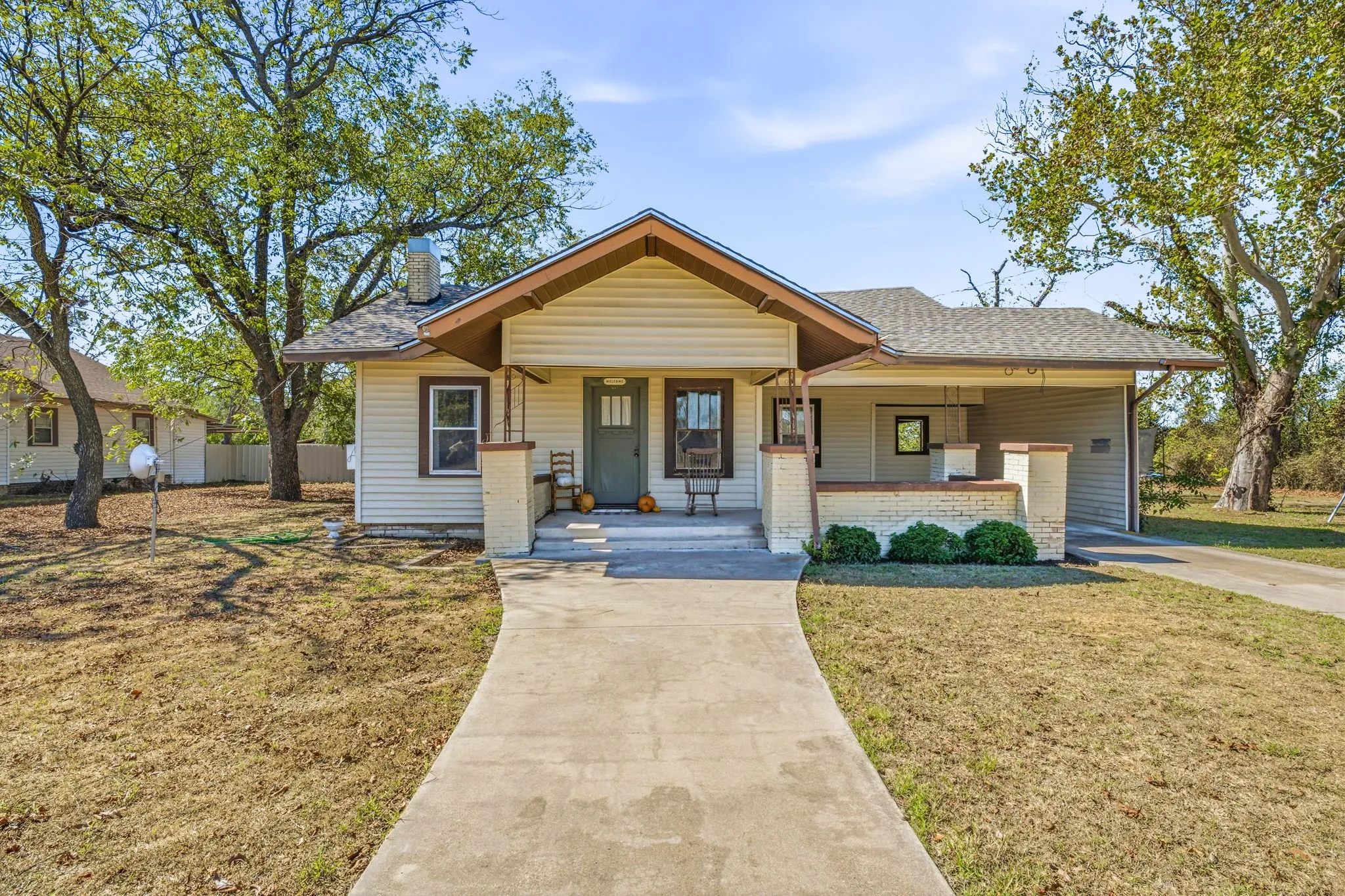Single Family Residence For Sale in Eastland County , 218 W Rogan Street, Gorman, Texas 76454, 2 Bedroom, 1 Bathroom, Garage spaces, 1,560 Sqft, built in 1938, mls#21404800, Real Estate Agent in Gorman, Homes For Sale in Eastland county, Homes For Sale in Gorman, Realtor in Gorman Texas, Real Estate Brokerage Independent Realty Texas, Luminita Cordes Realtor