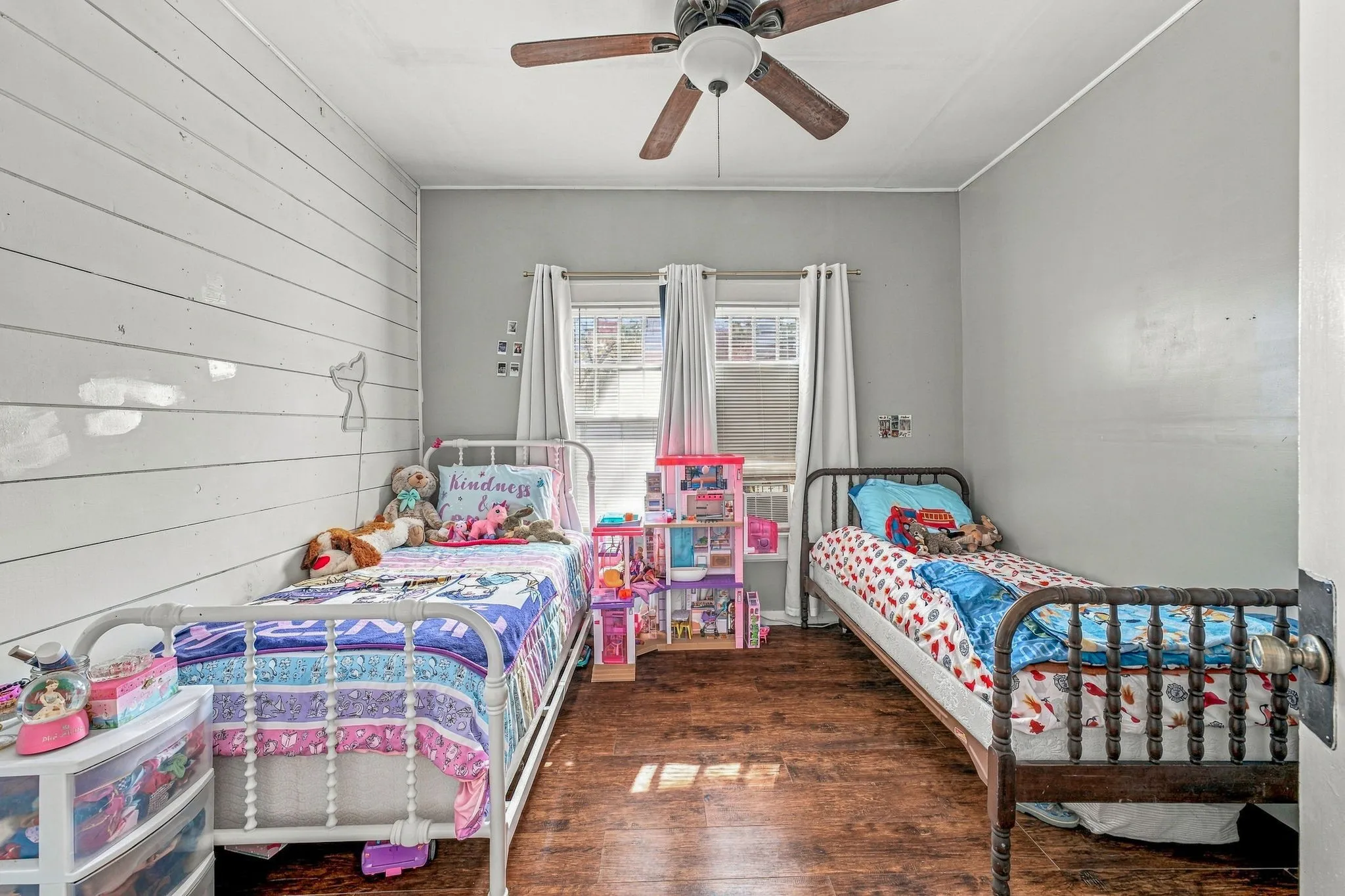 Single Family Residence For Sale in Eastland County , 218 W Rogan Street, Gorman, Texas 76454, 2 Bedroom, 1 Bathroom, Garage spaces, 1,560 Sqft, built in 1938, mls#21404800, Real Estate Agent in Gorman, Homes For Sale in Eastland county, Homes For Sale in Gorman, Realtor in Gorman Texas, Real Estate Brokerage Independent Realty Texas, Luminita Cordes Realtor