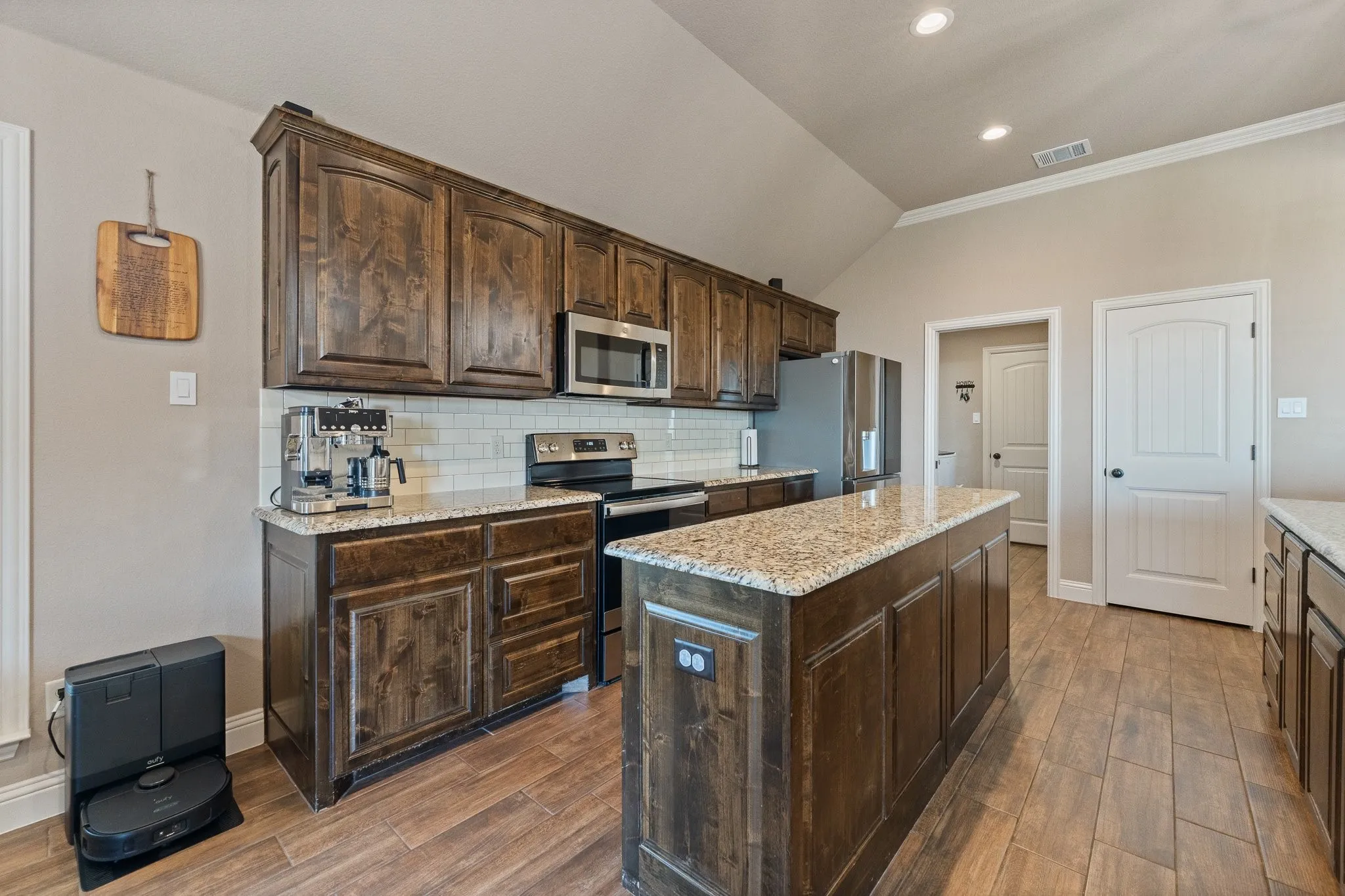 Single Family Residence For Sale in Johnson County , 121 Tall Pine Drive, Godley, Texas 76044, 3 Bedroom, 2 Bathroom, 2 Garage spaces, 2,126 Sqft, built in 2020, mls#21405323, Real Estate Agent in Godley, Homes For Sale in Johnson county, Homes For Sale in Godley, Realtor in Godley Texas, Real Estate Brokerage Independent Realty Texas, Luminita Cordes Realtor