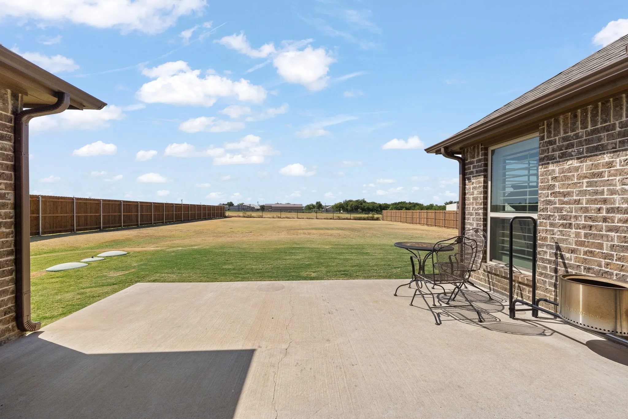 Single Family Residence For Sale in Johnson County , 121 Tall Pine Drive, Godley, Texas 76044, 3 Bedroom, 2 Bathroom, 2 Garage spaces, 2,126 Sqft, built in 2020, mls#21405323, Real Estate Agent in Godley, Homes For Sale in Johnson county, Homes For Sale in Godley, Realtor in Godley Texas, Real Estate Brokerage Independent Realty Texas, Luminita Cordes Realtor