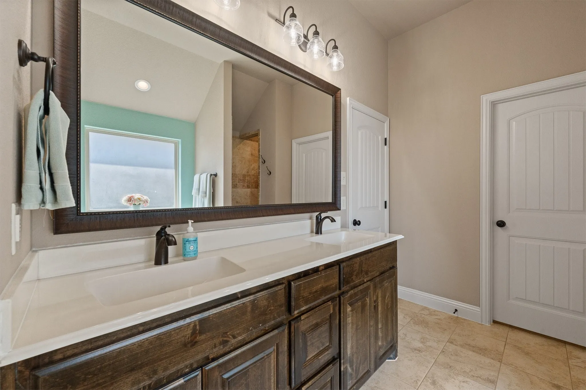 Single Family Residence For Sale in Johnson County , 121 Tall Pine Drive, Godley, Texas 76044, 3 Bedroom, 2 Bathroom, 2 Garage spaces, 2,126 Sqft, built in 2020, mls#21405323, Real Estate Agent in Godley, Homes For Sale in Johnson county, Homes For Sale in Godley, Realtor in Godley Texas, Real Estate Brokerage Independent Realty Texas, Luminita Cordes Realtor