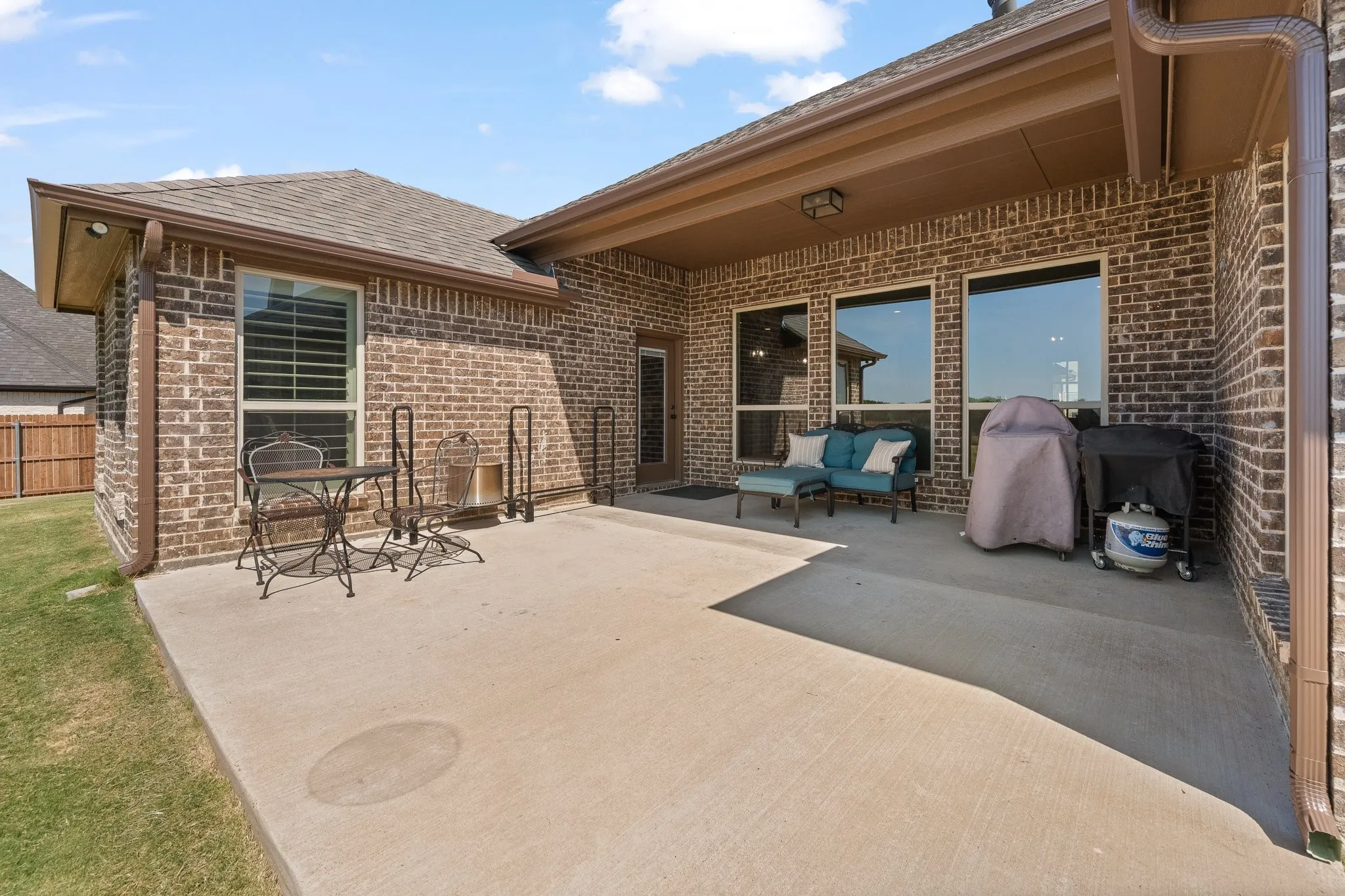 Single Family Residence For Sale in Johnson County , 121 Tall Pine Drive, Godley, Texas 76044, 3 Bedroom, 2 Bathroom, 2 Garage spaces, 2,126 Sqft, built in 2020, mls#21405323, Real Estate Agent in Godley, Homes For Sale in Johnson county, Homes For Sale in Godley, Realtor in Godley Texas, Real Estate Brokerage Independent Realty Texas, Luminita Cordes Realtor