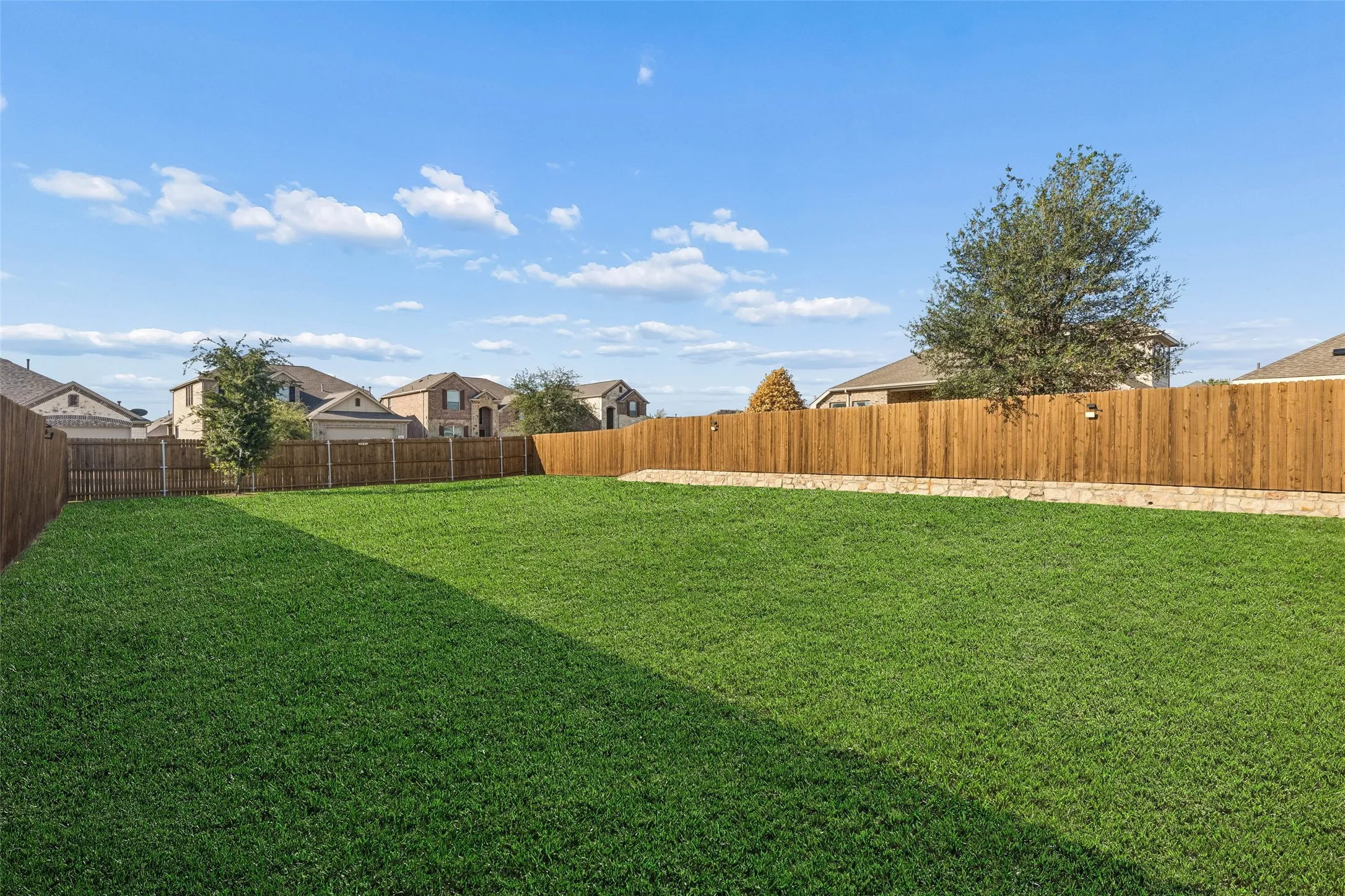 Single Family Residence For Sale in Denton County , 1218 Seurat Court, Little Elm, Texas 75068, 4 Bedroom, 2 Bathroom, 2 Garage spaces, 2,016 Sqft, built in 2020, mls#21395360, Real Estate Agent in Little Elm, Homes For Sale in Denton county, Homes For Sale in Little Elm, Realtor in Little Elm Texas, Real Estate Brokerage Independent Realty Texas, Luminita Cordes Realtor