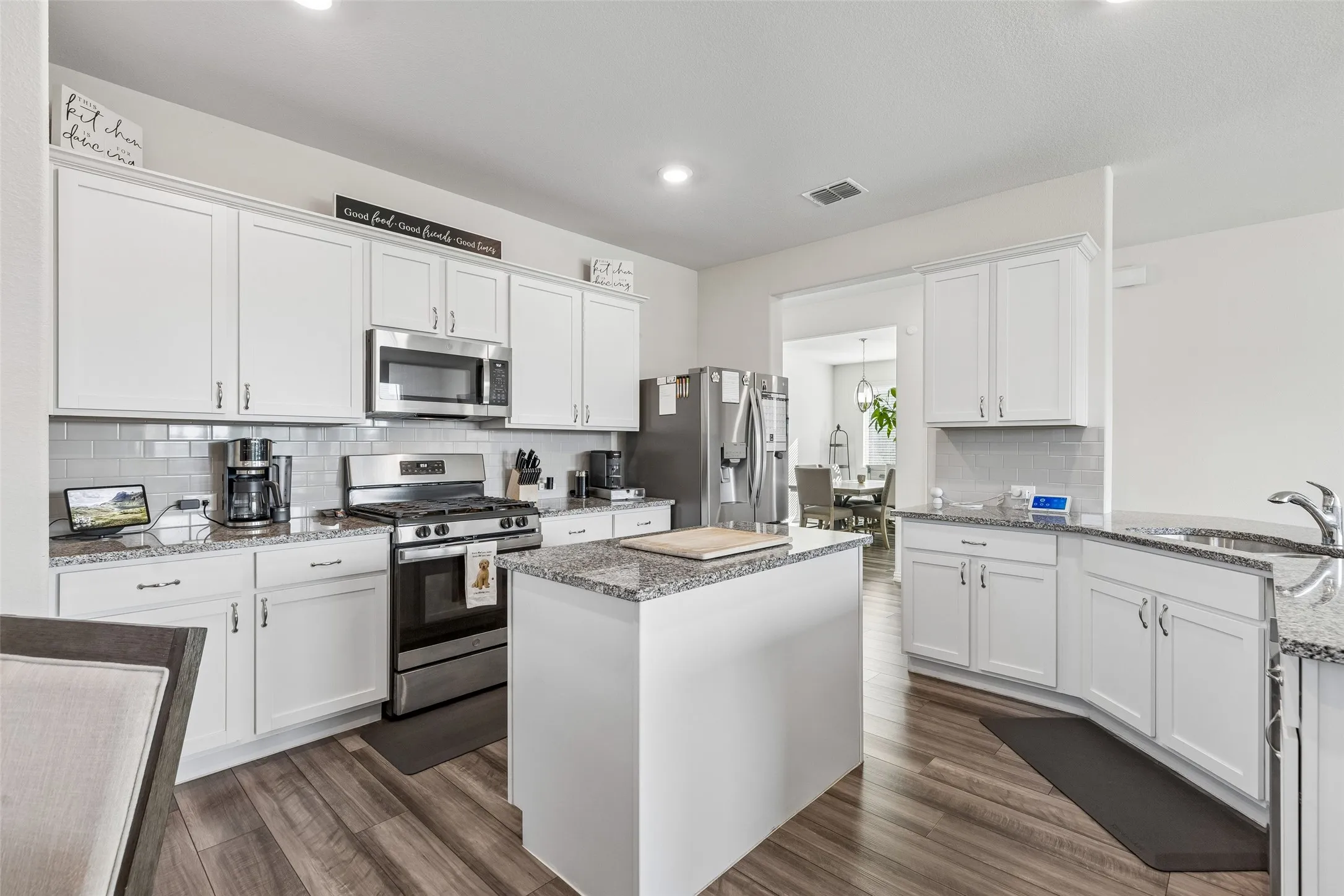 Single Family Residence For Sale in Denton County , 1218 Seurat Court, Little Elm, Texas 75068, 4 Bedroom, 2 Bathroom, 2 Garage spaces, 2,016 Sqft, built in 2020, mls#21395360, Real Estate Agent in Little Elm, Homes For Sale in Denton county, Homes For Sale in Little Elm, Realtor in Little Elm Texas, Real Estate Brokerage Independent Realty Texas, Luminita Cordes Realtor