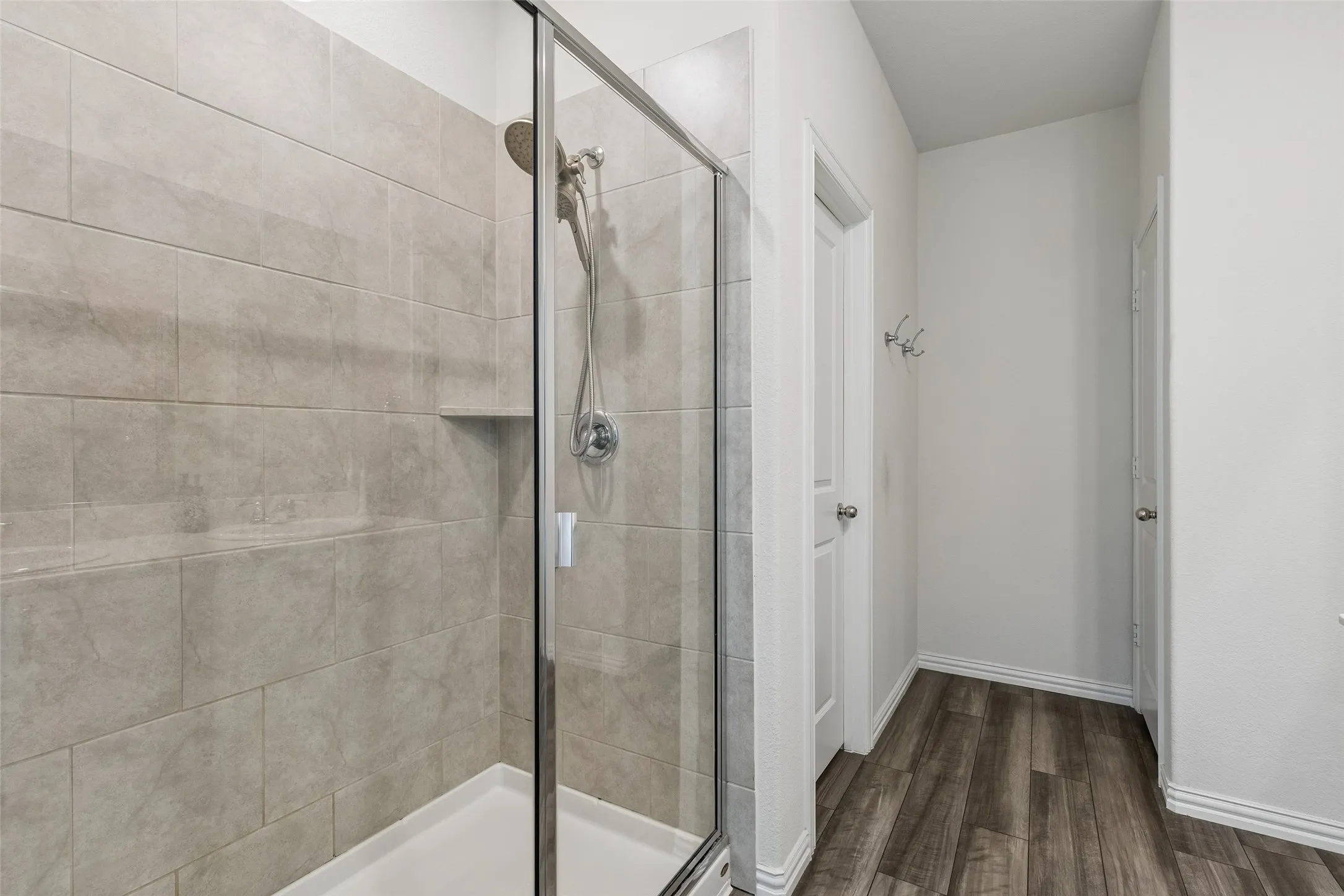 Single Family Residence For Sale in Denton County , 1218 Seurat Court, Little Elm, Texas 75068, 4 Bedroom, 2 Bathroom, 2 Garage spaces, 2,016 Sqft, built in 2020, mls#21395360, Real Estate Agent in Little Elm, Homes For Sale in Denton county, Homes For Sale in Little Elm, Realtor in Little Elm Texas, Real Estate Brokerage Independent Realty Texas, Luminita Cordes Realtor