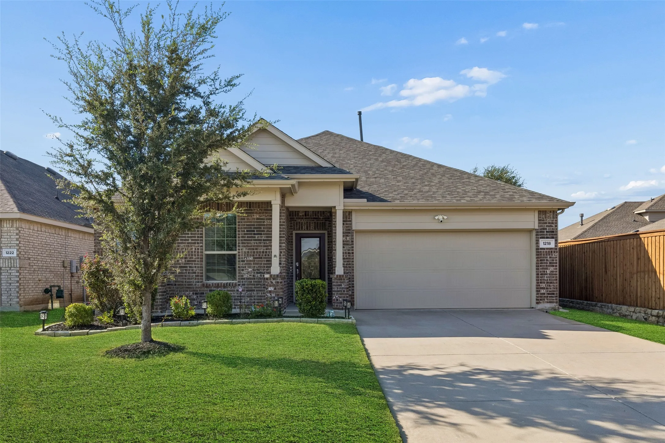 Single Family Residence For Sale in Denton County , 1218 Seurat Court, Little Elm, Texas 75068, 4 Bedroom, 2 Bathroom, 2 Garage spaces, 2,016 Sqft, built in 2020, mls#21395360, Real Estate Agent in Little Elm, Homes For Sale in Denton county, Homes For Sale in Little Elm, Realtor in Little Elm Texas, Real Estate Brokerage Independent Realty Texas, Luminita Cordes Realtor