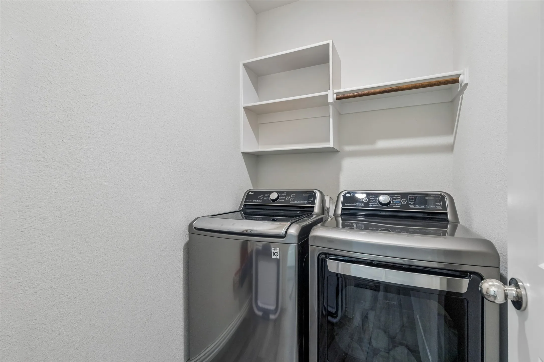 Single Family Residence For Sale in Denton County , 1218 Seurat Court, Little Elm, Texas 75068, 4 Bedroom, 2 Bathroom, 2 Garage spaces, 2,016 Sqft, built in 2020, mls#21395360, Real Estate Agent in Little Elm, Homes For Sale in Denton county, Homes For Sale in Little Elm, Realtor in Little Elm Texas, Real Estate Brokerage Independent Realty Texas, Luminita Cordes Realtor
