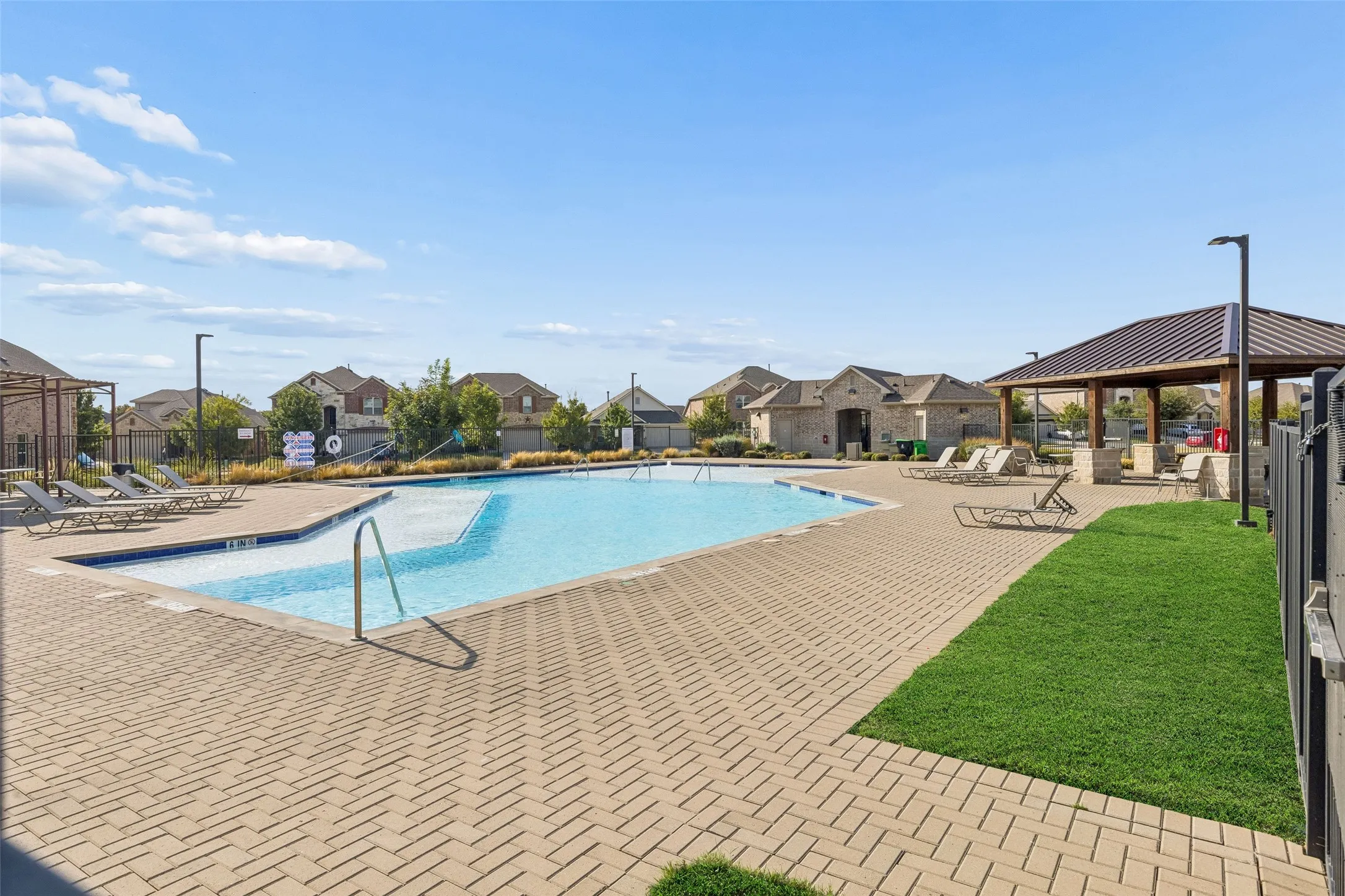 Single Family Residence For Sale in Denton County , 1218 Seurat Court, Little Elm, Texas 75068, 4 Bedroom, 2 Bathroom, 2 Garage spaces, 2,016 Sqft, built in 2020, mls#21395360, Real Estate Agent in Little Elm, Homes For Sale in Denton county, Homes For Sale in Little Elm, Realtor in Little Elm Texas, Real Estate Brokerage Independent Realty Texas, Luminita Cordes Realtor