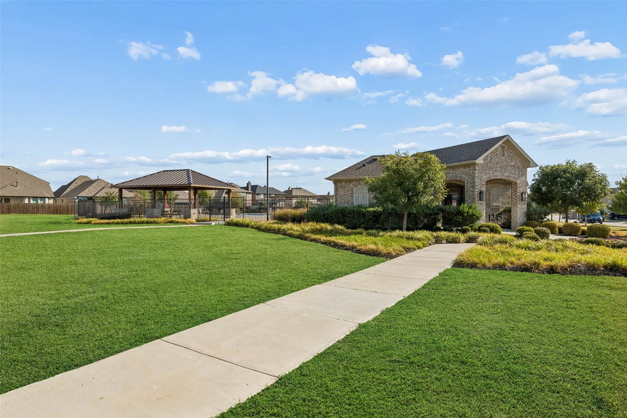 Single Family Residence For Sale in Denton County , 1218 Seurat Court, Little Elm, Texas 75068, 4 Bedroom, 2 Bathroom, 2 Garage spaces, 2,016 Sqft, built in 2020, mls#21395360, Real Estate Agent in Little Elm, Homes For Sale in Denton county, Homes For Sale in Little Elm, Realtor in Little Elm Texas, Real Estate Brokerage Independent Realty Texas, Luminita Cordes Realtor
