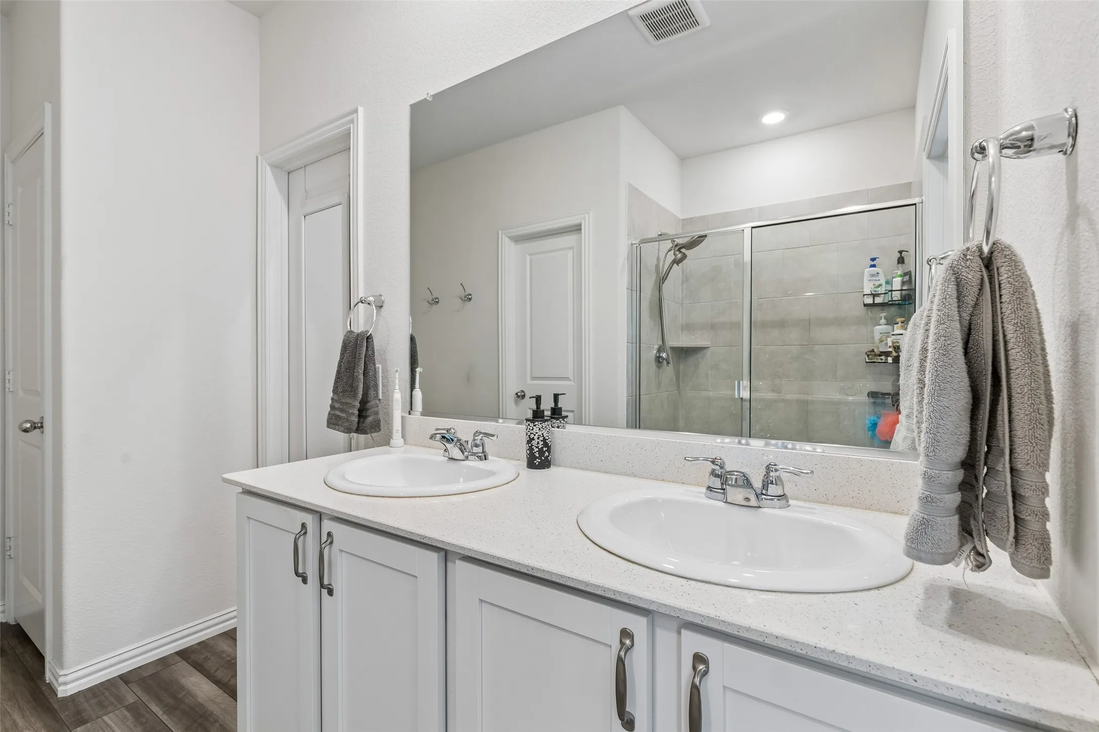 Single Family Residence For Sale in Denton County , 1218 Seurat Court, Little Elm, Texas 75068, 4 Bedroom, 2 Bathroom, 2 Garage spaces, 2,016 Sqft, built in 2020, mls#21395360, Real Estate Agent in Little Elm, Homes For Sale in Denton county, Homes For Sale in Little Elm, Realtor in Little Elm Texas, Real Estate Brokerage Independent Realty Texas, Luminita Cordes Realtor