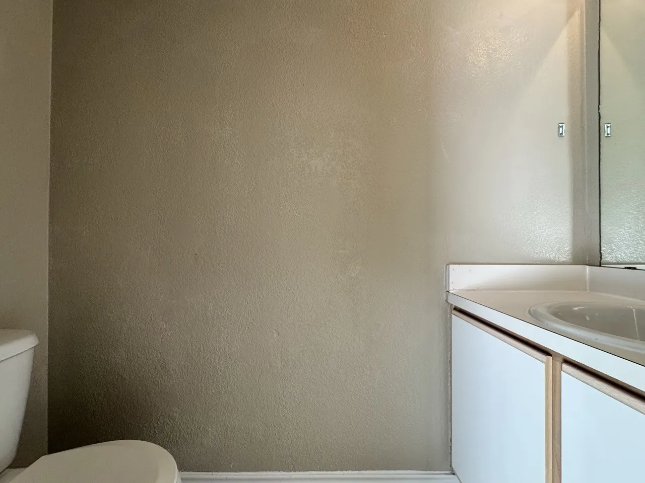 1/2 Bath downstairs