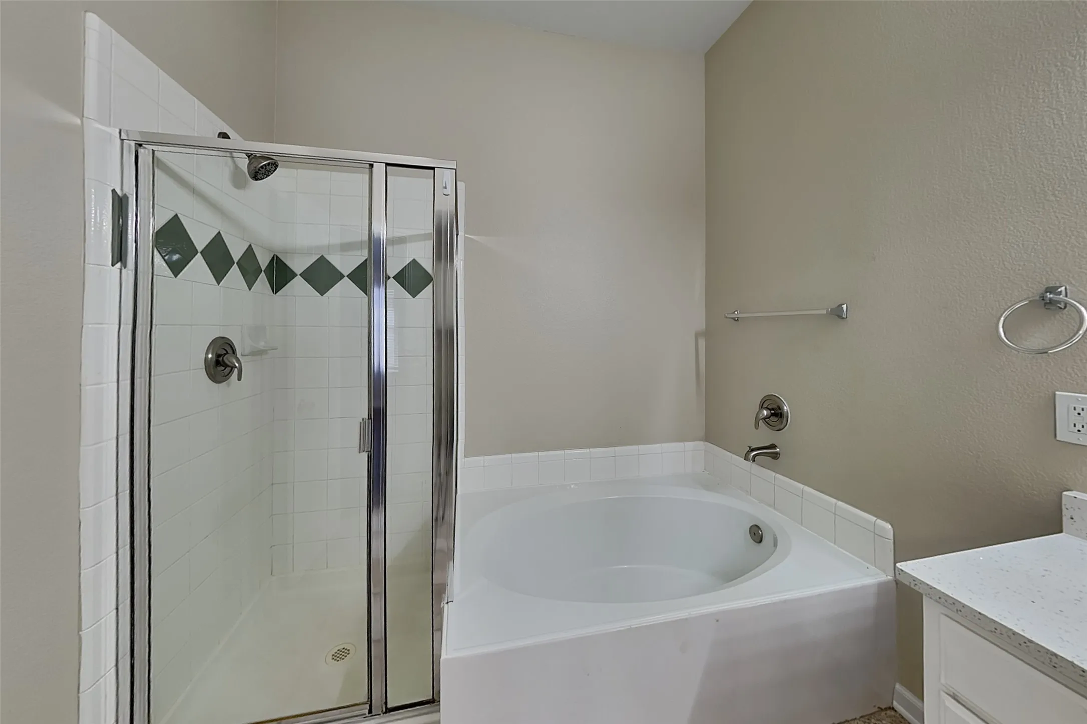 Single Family Residence For Rent in Tarrant County , 11916 Hickory Circle, Fort Worth, Texas 76244, 4 Bedroom, 2 Bathroom, 2 Garage spaces, 2,084 Sqft, built in 2001, mls#21406684, Real Estate Agent in Fort Worth, Homes For Rent in Tarrant county, Homes For Rent in Fort Worth, Realtor in Fort Worth Texas, Real Estate Brokerage Independent Realty Texas, Luminita Cordes Realtor