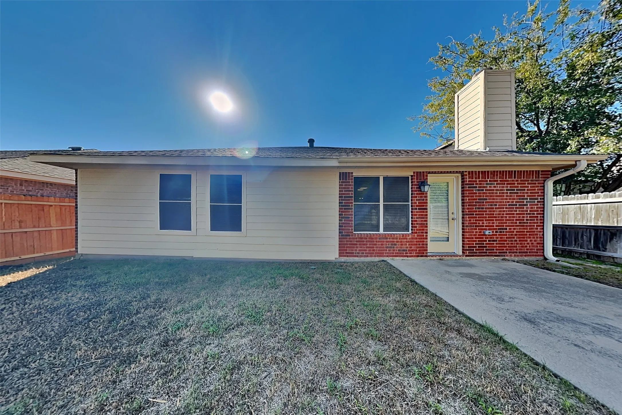 Single Family Residence For Rent in Tarrant County , 11916 Hickory Circle, Fort Worth, Texas 76244, 4 Bedroom, 2 Bathroom, 2 Garage spaces, 2,084 Sqft, built in 2001, mls#21406684, Real Estate Agent in Fort Worth, Homes For Rent in Tarrant county, Homes For Rent in Fort Worth, Realtor in Fort Worth Texas, Real Estate Brokerage Independent Realty Texas, Luminita Cordes Realtor