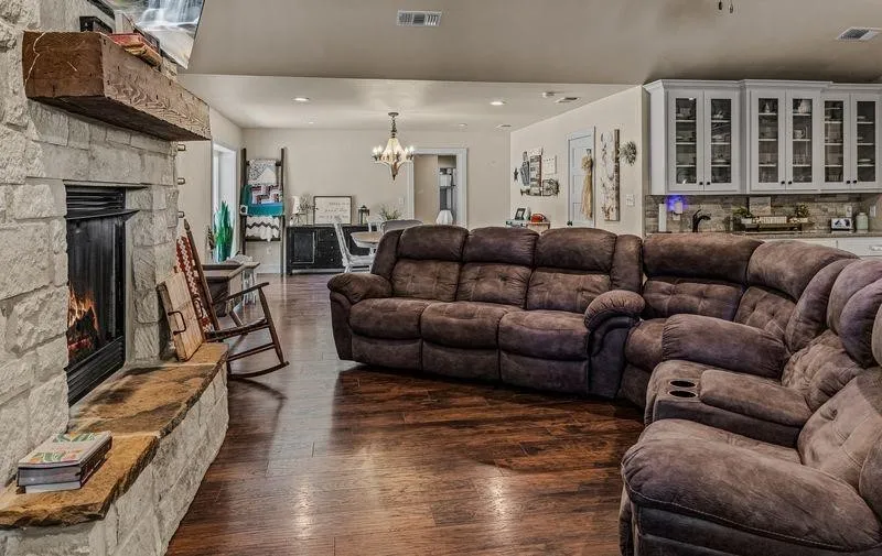 Single Family Residence For Sale in Hunt County , 103 FM 1571, Lone Oak, Texas 75453, 4 Bedroom, 4 Bathroom, 2 Garage spaces, 2,900 Sqft, built in 2017, mls#21405142, Real Estate Agent in Lone Oak, Homes For Sale in Hunt county, Homes For Sale in Lone Oak, Realtor in Lone Oak Texas, Real Estate Brokerage Independent Realty Texas, Luminita Cordes Realtor