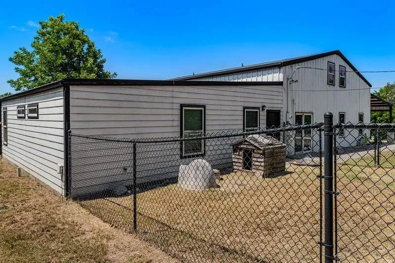 Single Family Residence For Sale in Hunt County , 103 FM 1571, Lone Oak, Texas 75453, 4 Bedroom, 4 Bathroom, 2 Garage spaces, 2,900 Sqft, built in 2017, mls#21405142, Real Estate Agent in Lone Oak, Homes For Sale in Hunt county, Homes For Sale in Lone Oak, Realtor in Lone Oak Texas, Real Estate Brokerage Independent Realty Texas, Luminita Cordes Realtor