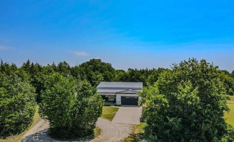 Single Family Residence For Sale in Hunt County , 103 FM 1571, Lone Oak, Texas 75453, 4 Bedroom, 4 Bathroom, 2 Garage spaces, 2,900 Sqft, built in 2017, mls#21405142, Real Estate Agent in Lone Oak, Homes For Sale in Hunt county, Homes For Sale in Lone Oak, Realtor in Lone Oak Texas, Real Estate Brokerage Independent Realty Texas, Luminita Cordes Realtor
