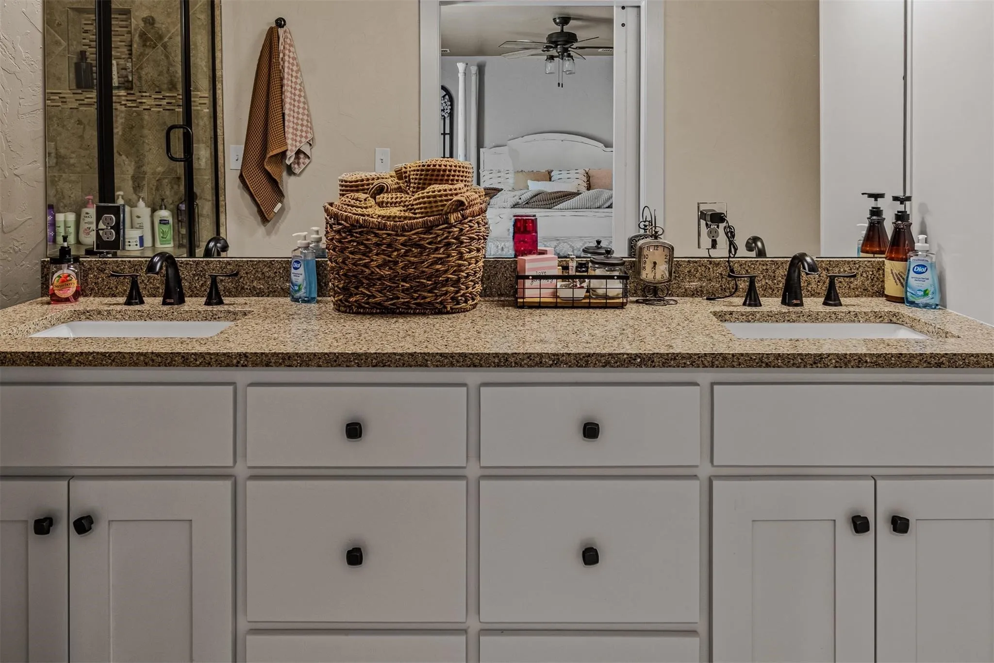 Single Family Residence For Sale in Hunt County , 103 FM 1571, Lone Oak, Texas 75453, 4 Bedroom, 4 Bathroom, 2 Garage spaces, 2,900 Sqft, built in 2017, mls#21405142, Real Estate Agent in Lone Oak, Homes For Sale in Hunt county, Homes For Sale in Lone Oak, Realtor in Lone Oak Texas, Real Estate Brokerage Independent Realty Texas, Luminita Cordes Realtor