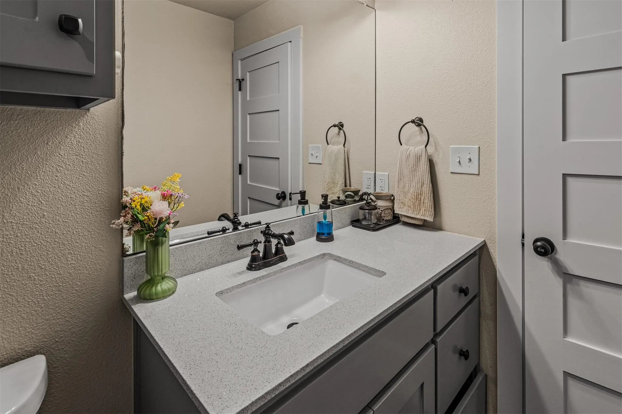 Single Family Residence For Sale in Hunt County , 103 FM 1571, Lone Oak, Texas 75453, 4 Bedroom, 4 Bathroom, 2 Garage spaces, 2,900 Sqft, built in 2017, mls#21405142, Real Estate Agent in Lone Oak, Homes For Sale in Hunt county, Homes For Sale in Lone Oak, Realtor in Lone Oak Texas, Real Estate Brokerage Independent Realty Texas, Luminita Cordes Realtor