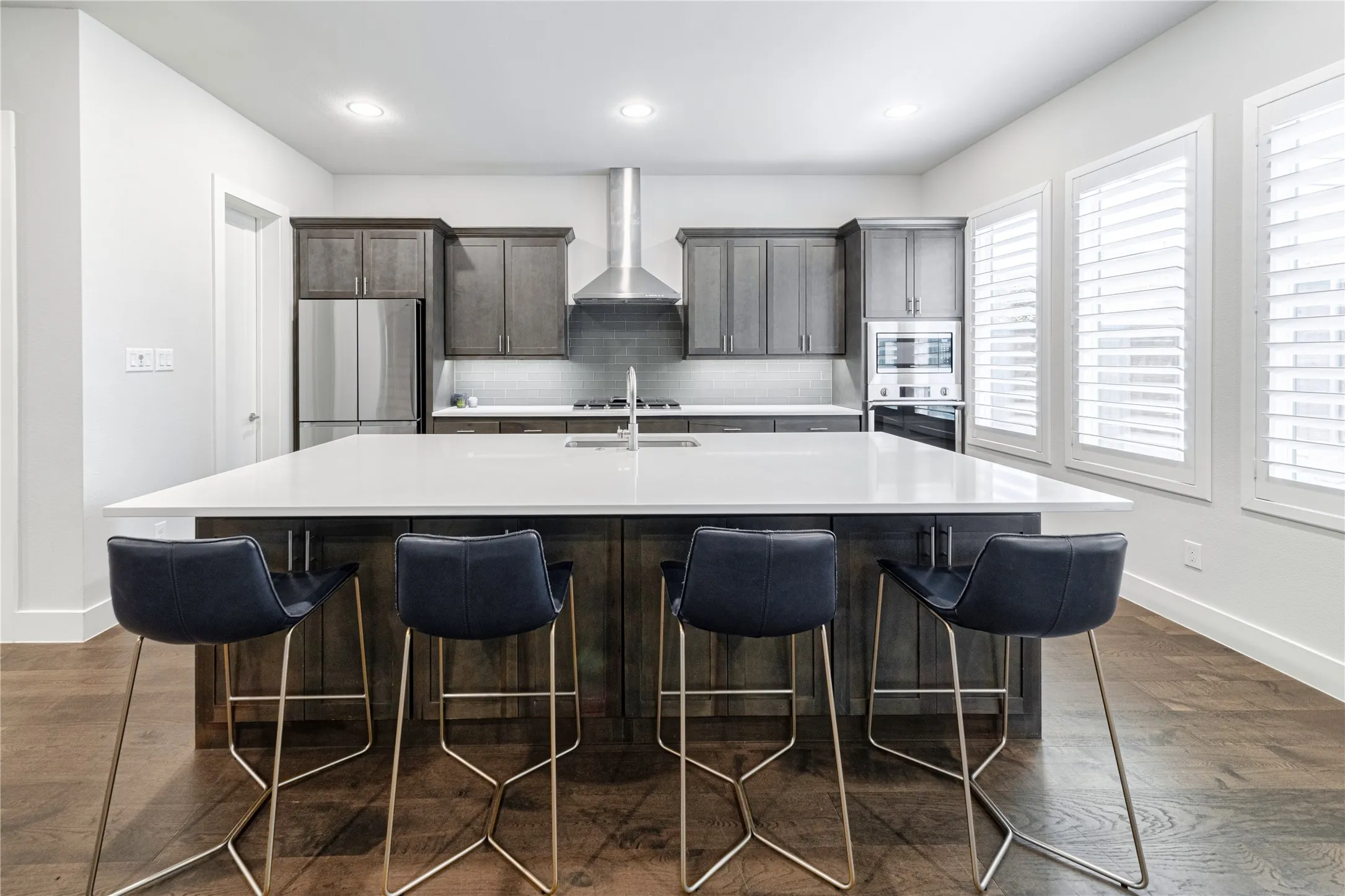 Single Family Residence For Rent in Dallas County , 4107 Entrada Way, Dallas, Texas 75219, 3 Bedroom, 5 Bathroom, 2 Garage spaces, 3,296 Sqft, built in 2019, mls#21406693, Real Estate Agent in Dallas, Homes For Rent in Dallas county, Homes For Rent in Dallas, Realtor in Dallas Texas, Real Estate Brokerage Independent Realty Texas, Luminita Cordes Realtor