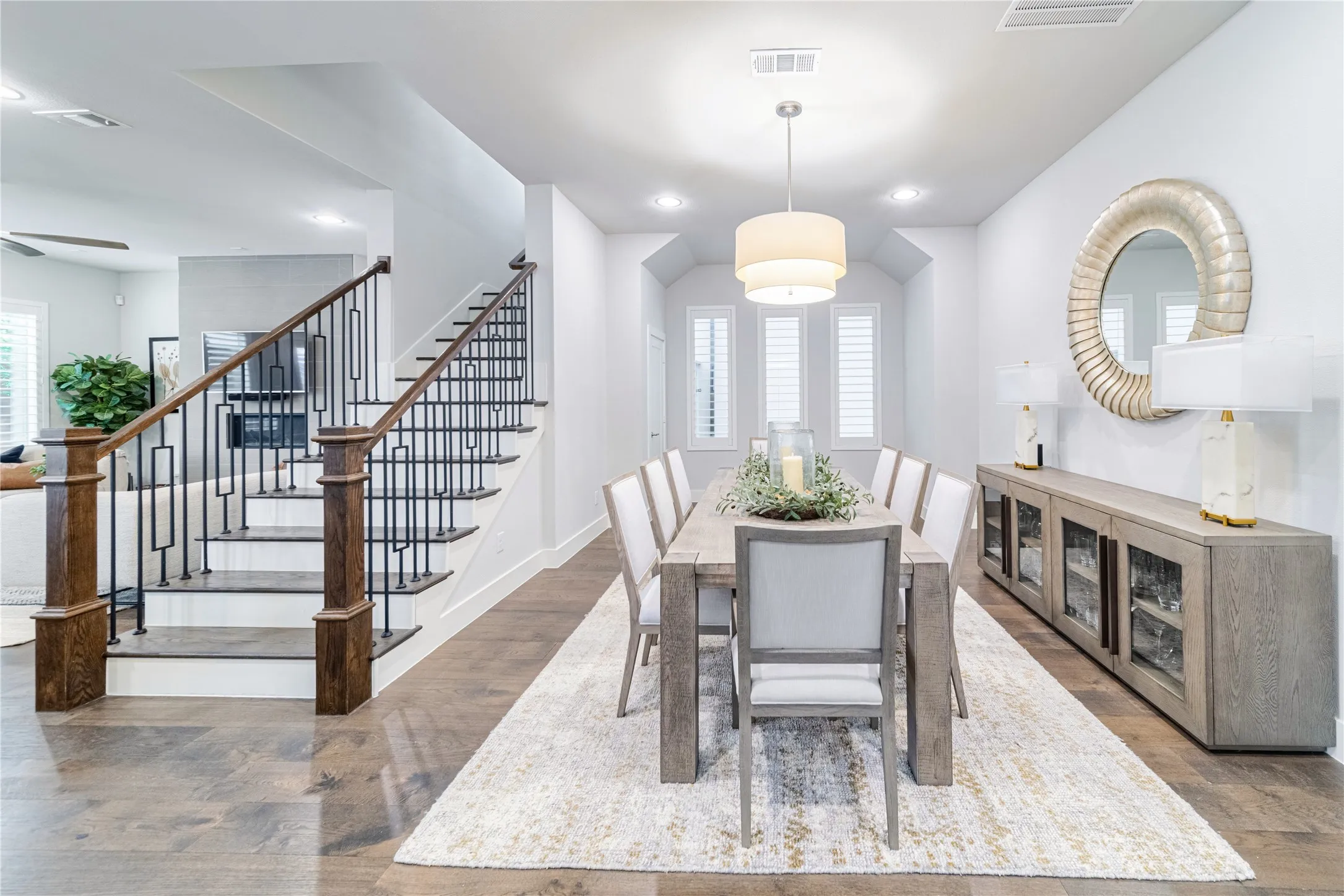 Single Family Residence For Rent in Dallas County , 4107 Entrada Way, Dallas, Texas 75219, 3 Bedroom, 5 Bathroom, 2 Garage spaces, 3,296 Sqft, built in 2019, mls#21406693, Real Estate Agent in Dallas, Homes For Rent in Dallas county, Homes For Rent in Dallas, Realtor in Dallas Texas, Real Estate Brokerage Independent Realty Texas, Luminita Cordes Realtor