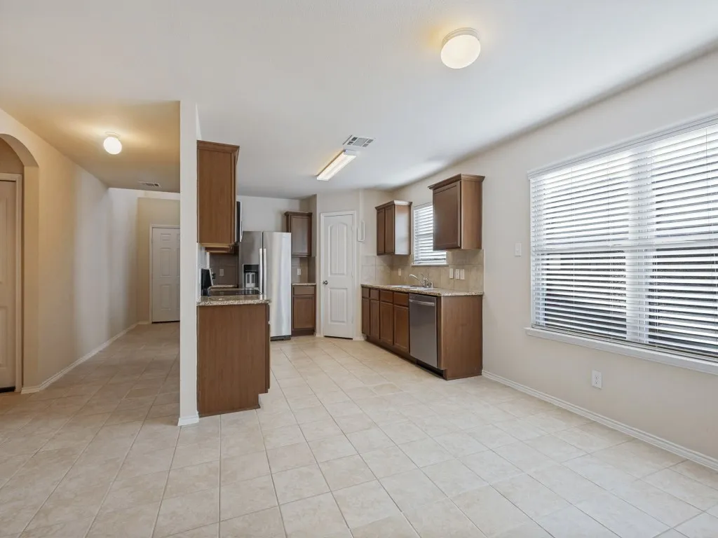Single Family Residence For Rent in Collin County , 1201 Jasper Crossing, Princeton, Texas 75407, 5 Bedroom, 4 Bathroom, 2 Garage spaces, 2,338 Sqft, built in 2017, mls#21404041, Real Estate Agent in Princeton, Homes For Rent in Collin county, Homes For Rent in Princeton, Realtor in Princeton Texas, Real Estate Brokerage Independent Realty Texas, Luminita Cordes Realtor