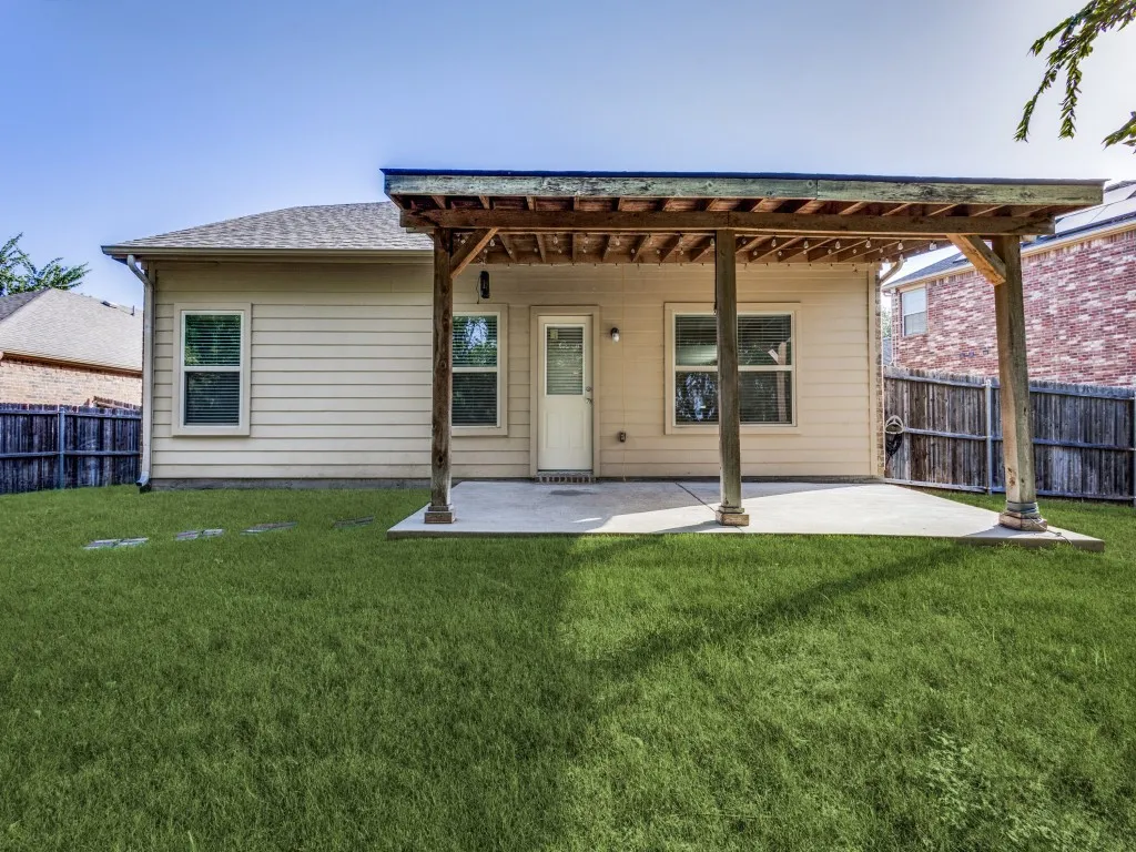 Single Family Residence For Rent in Collin County , 1201 Jasper Crossing, Princeton, Texas 75407, 5 Bedroom, 4 Bathroom, 2 Garage spaces, 2,338 Sqft, built in 2017, mls#21404041, Real Estate Agent in Princeton, Homes For Rent in Collin county, Homes For Rent in Princeton, Realtor in Princeton Texas, Real Estate Brokerage Independent Realty Texas, Luminita Cordes Realtor
