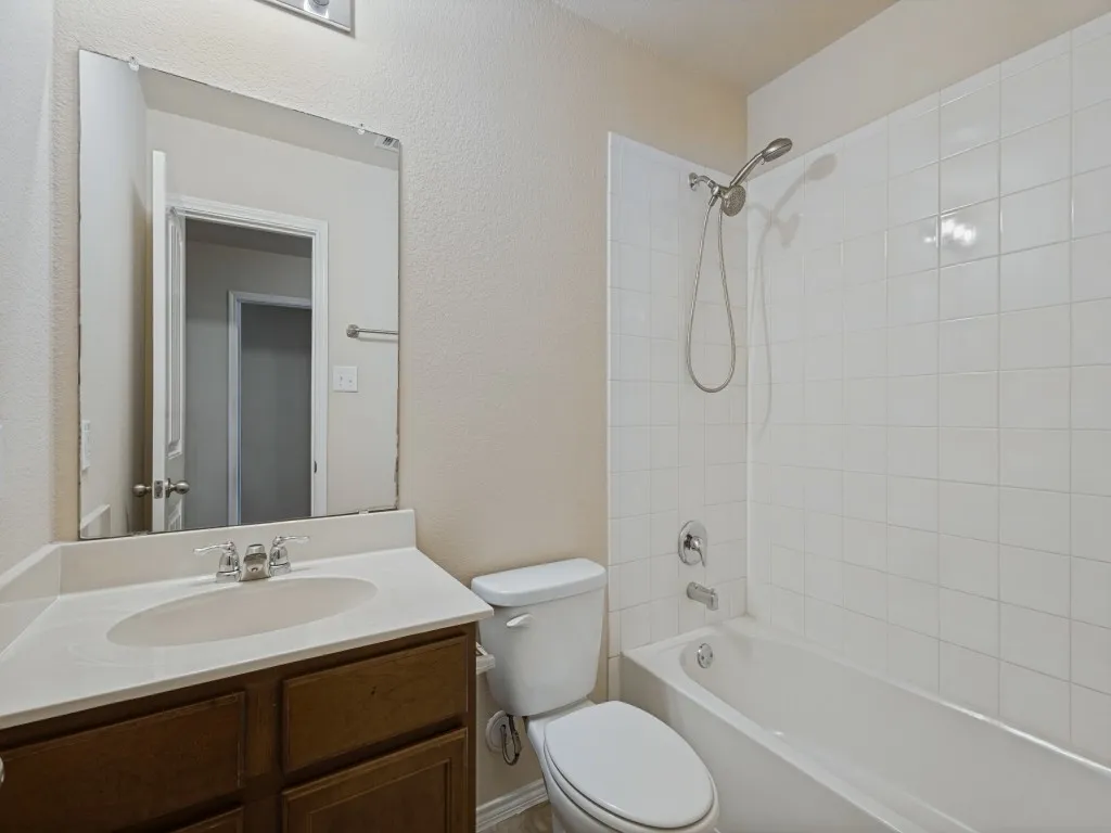 Single Family Residence For Rent in Collin County , 1201 Jasper Crossing, Princeton, Texas 75407, 5 Bedroom, 4 Bathroom, 2 Garage spaces, 2,338 Sqft, built in 2017, mls#21404041, Real Estate Agent in Princeton, Homes For Rent in Collin county, Homes For Rent in Princeton, Realtor in Princeton Texas, Real Estate Brokerage Independent Realty Texas, Luminita Cordes Realtor
