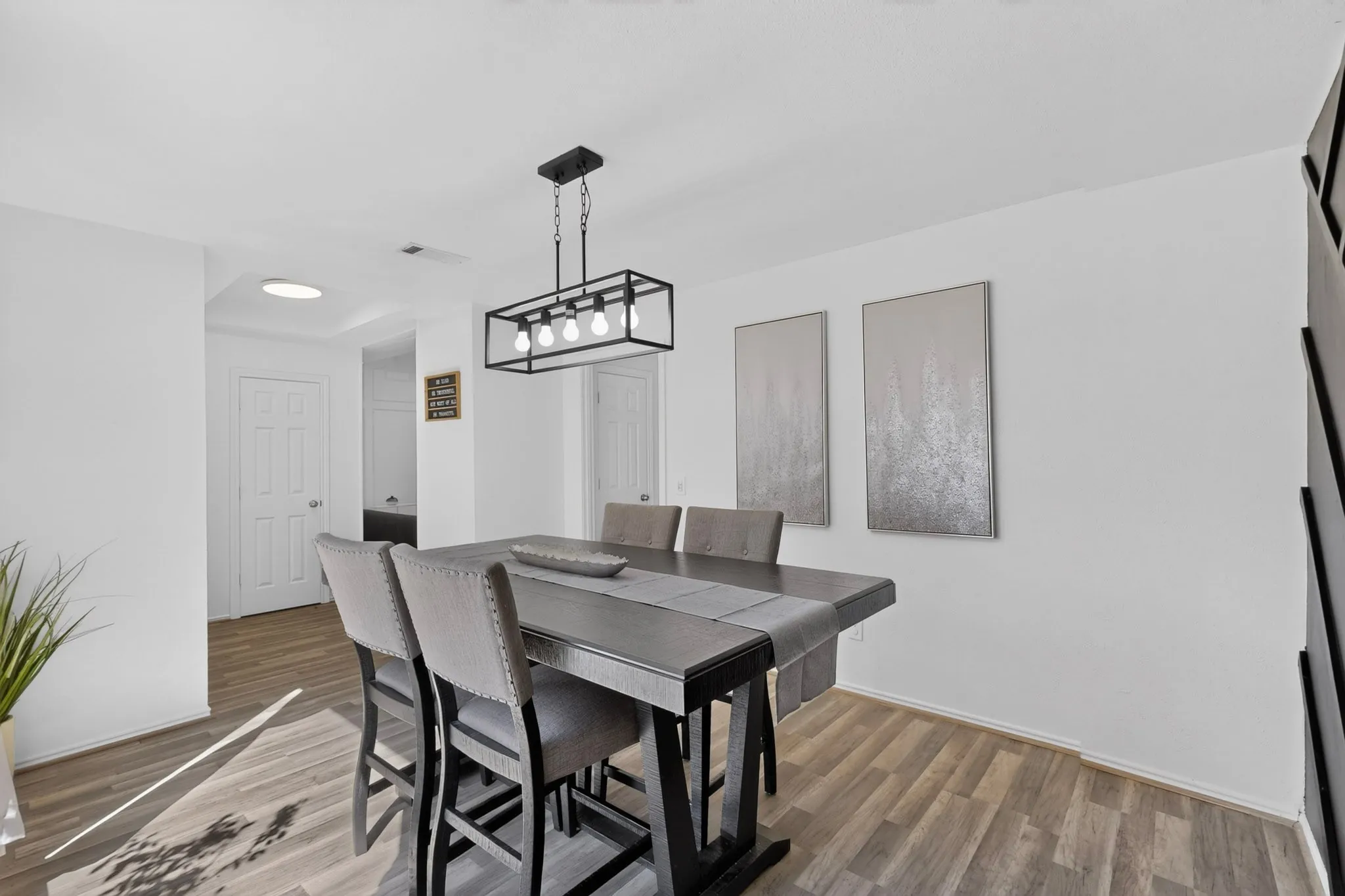 Dinning room feeds to the kitchen