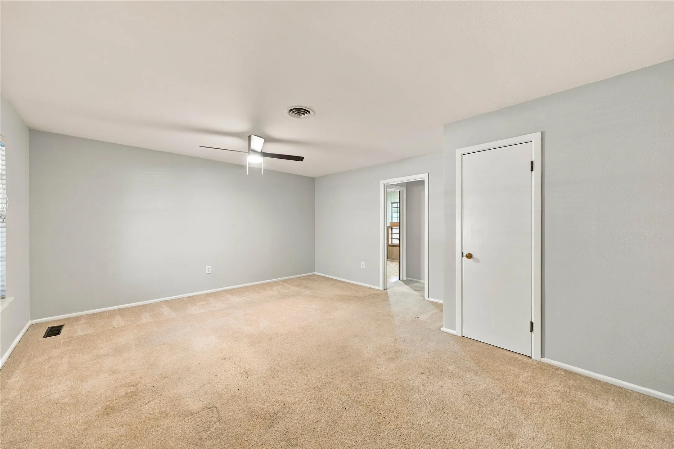 Single Family Residence For Sale in Mc Lennan County , 2113 La Porte, Waco, Texas 76710, 3 Bedroom, 2 Bathroom, 2 Garage spaces, 1,410 Sqft, built in 1950, mls#21394442, Real Estate Agent in Waco, Homes For Sale in Mc Lennan county, Homes For Sale in Waco, Realtor in Waco Texas, Real Estate Brokerage Independent Realty Texas, Luminita Cordes Realtor