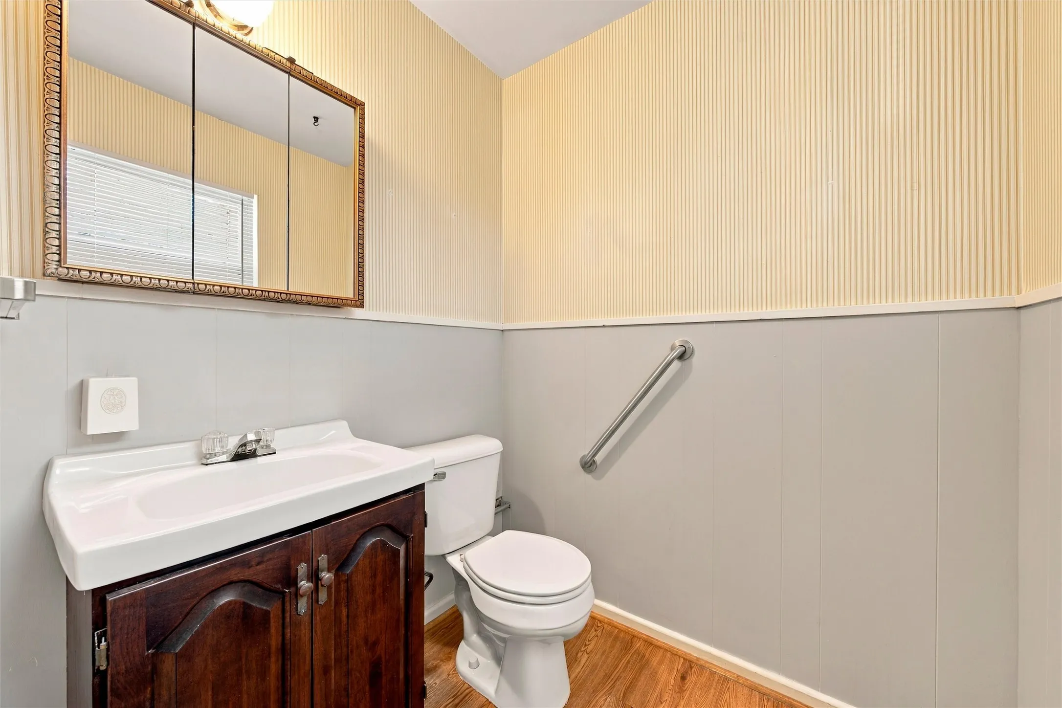 Single Family Residence For Sale in Mc Lennan County , 2113 La Porte, Waco, Texas 76710, 3 Bedroom, 2 Bathroom, 2 Garage spaces, 1,410 Sqft, built in 1950, mls#21394442, Real Estate Agent in Waco, Homes For Sale in Mc Lennan county, Homes For Sale in Waco, Realtor in Waco Texas, Real Estate Brokerage Independent Realty Texas, Luminita Cordes Realtor