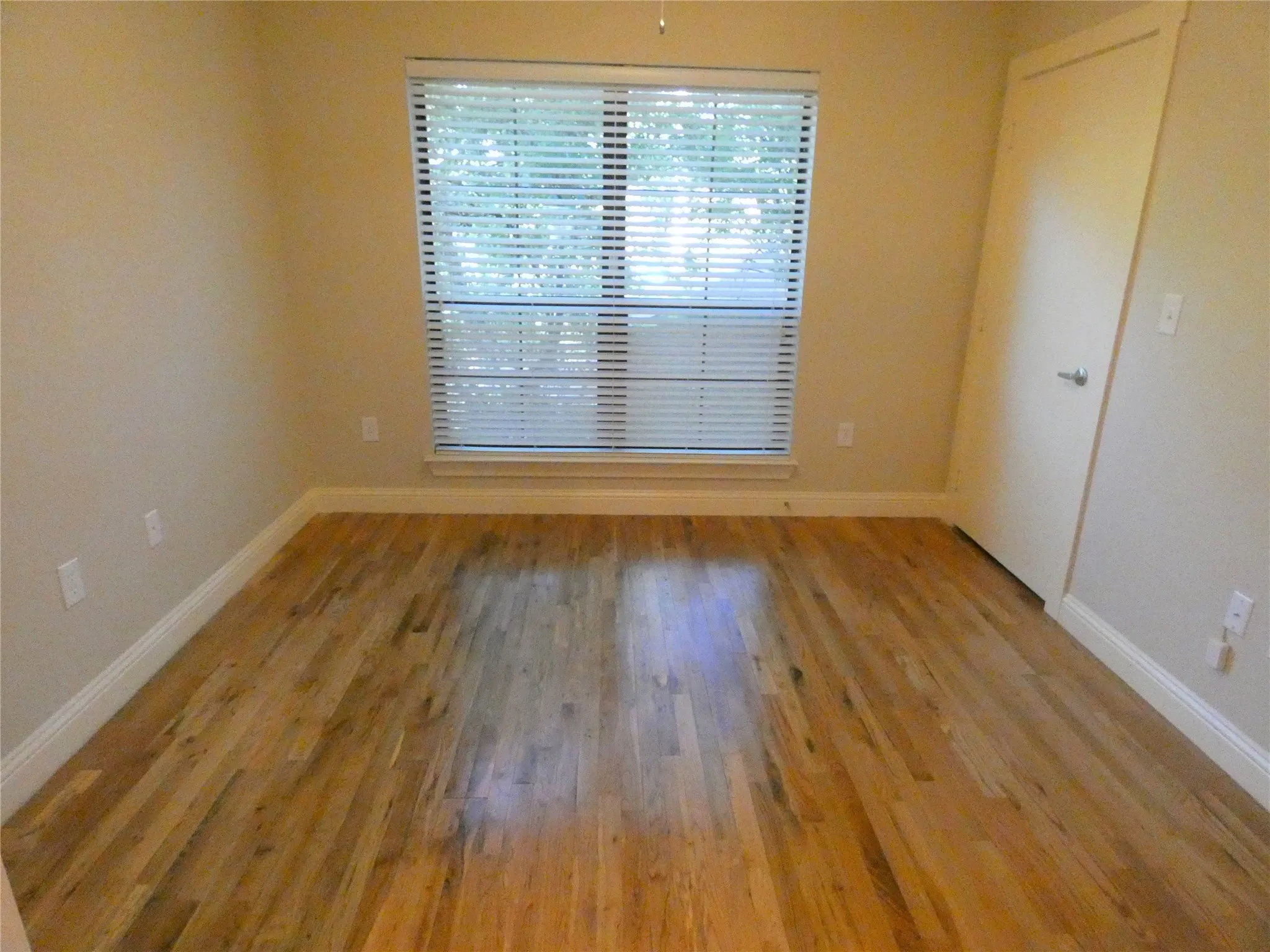 Apartment For Rent in Dallas County , 6159 Oram Street 203, Dallas, Texas 75214, 2 Bedroom, 2 Bathroom, 2 Garage spaces, 1,153 Sqft, built in 2007, mls#21401395, Real Estate Agent in Dallas, Homes For Rent in Dallas county, Homes For Rent in Dallas, Realtor in Dallas Texas, Real Estate Brokerage Independent Realty Texas, Luminita Cordes Realtor