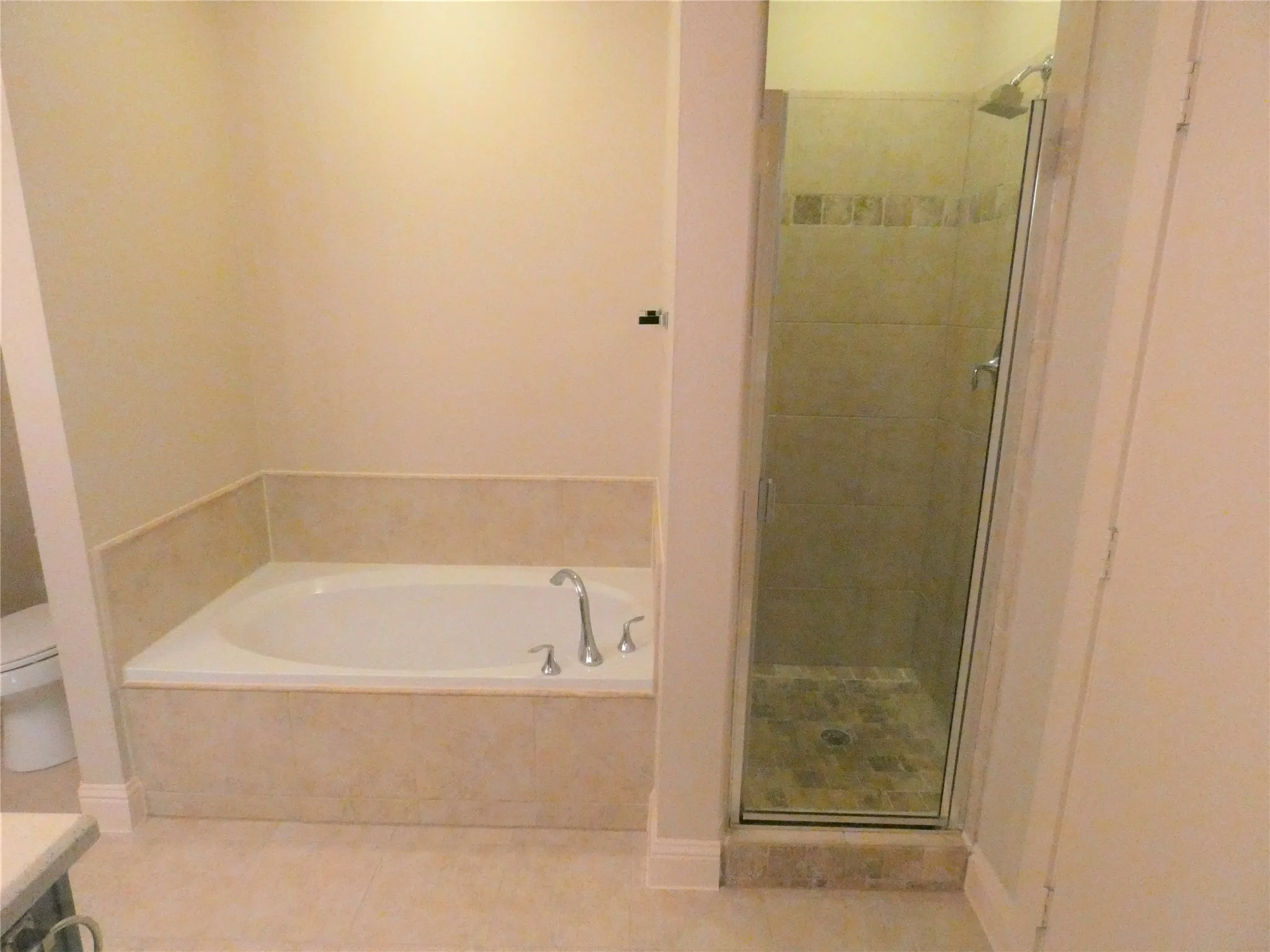 Apartment For Rent in Dallas County , 6159 Oram Street 203, Dallas, Texas 75214, 2 Bedroom, 2 Bathroom, 2 Garage spaces, 1,153 Sqft, built in 2007, mls#21401395, Real Estate Agent in Dallas, Homes For Rent in Dallas county, Homes For Rent in Dallas, Realtor in Dallas Texas, Real Estate Brokerage Independent Realty Texas, Luminita Cordes Realtor