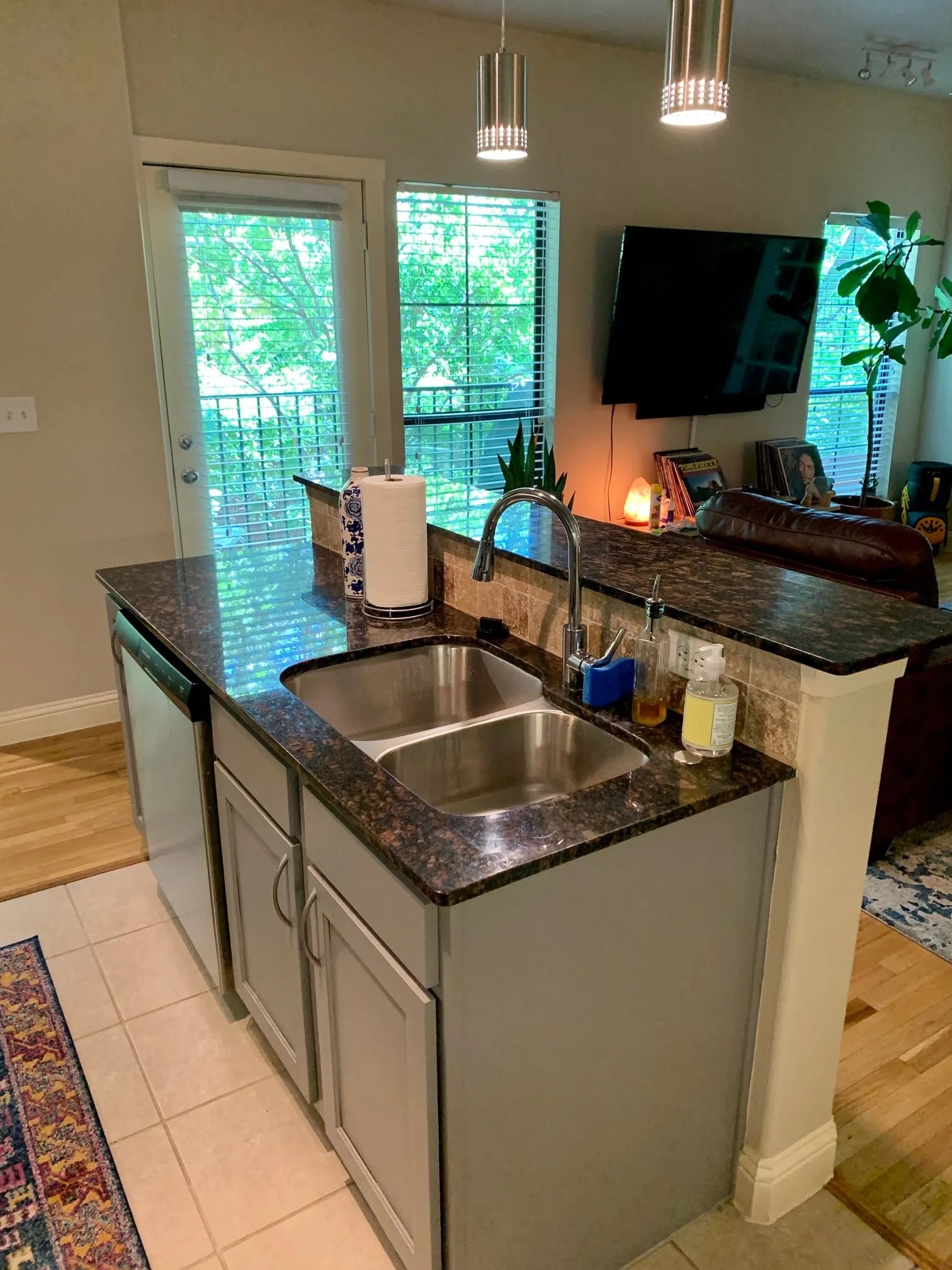 Apartment For Rent in Dallas County , 6159 Oram Street 203, Dallas, Texas 75214, 2 Bedroom, 2 Bathroom, 2 Garage spaces, 1,153 Sqft, built in 2007, mls#21401395, Real Estate Agent in Dallas, Homes For Rent in Dallas county, Homes For Rent in Dallas, Realtor in Dallas Texas, Real Estate Brokerage Independent Realty Texas, Luminita Cordes Realtor
