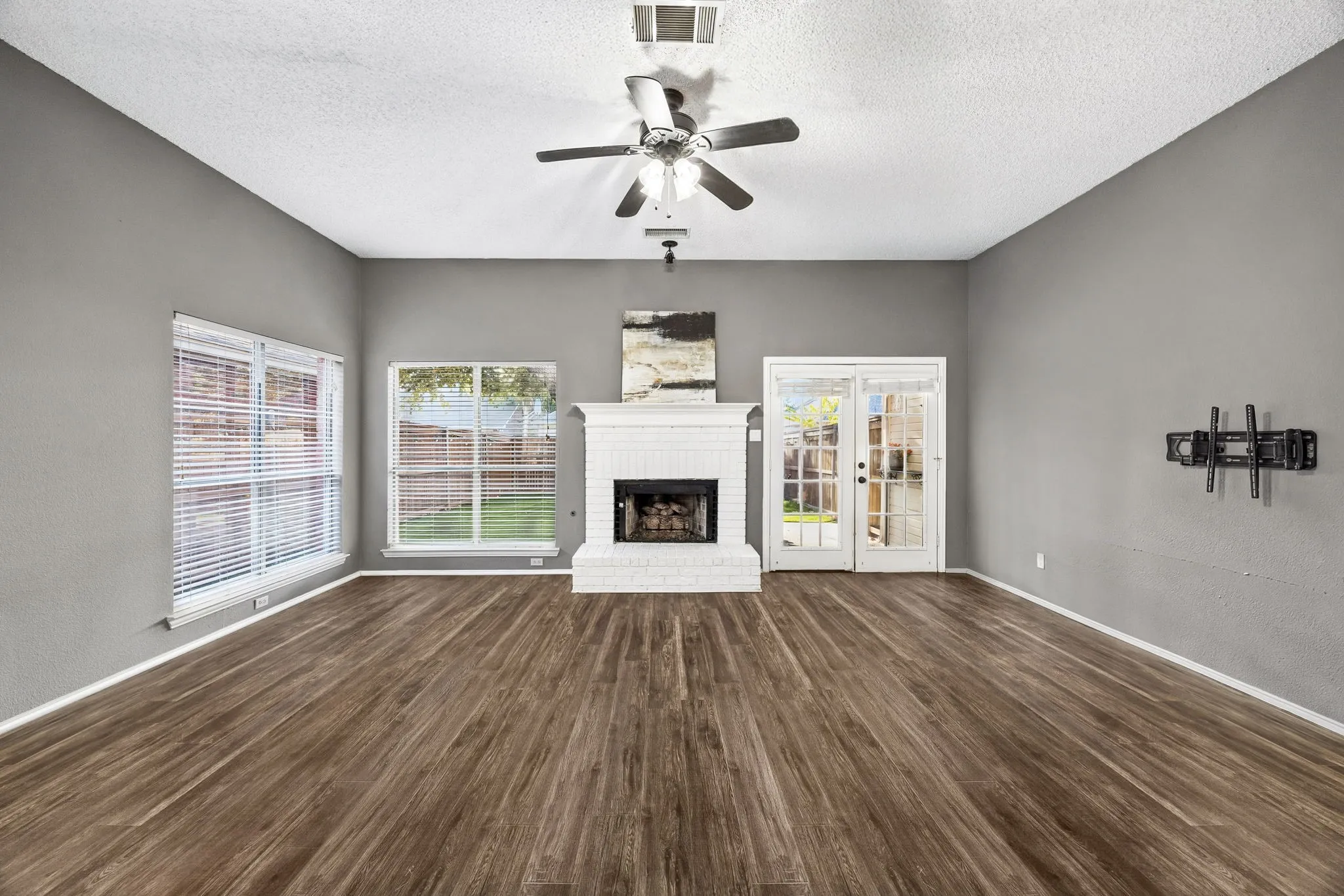 Single Family Residence For Sale in Collin County , 5113 Promise Land Drive, Frisco, Texas 75035, 5 Bedroom, 3 Bathroom, 2 Garage spaces, 3,027 Sqft, built in 1992, mls#21392674, Real Estate Agent in Frisco, Homes For Sale in Collin county, Homes For Sale in Frisco, Realtor in Frisco Texas, Real Estate Brokerage Independent Realty Texas, Luminita Cordes Realtor