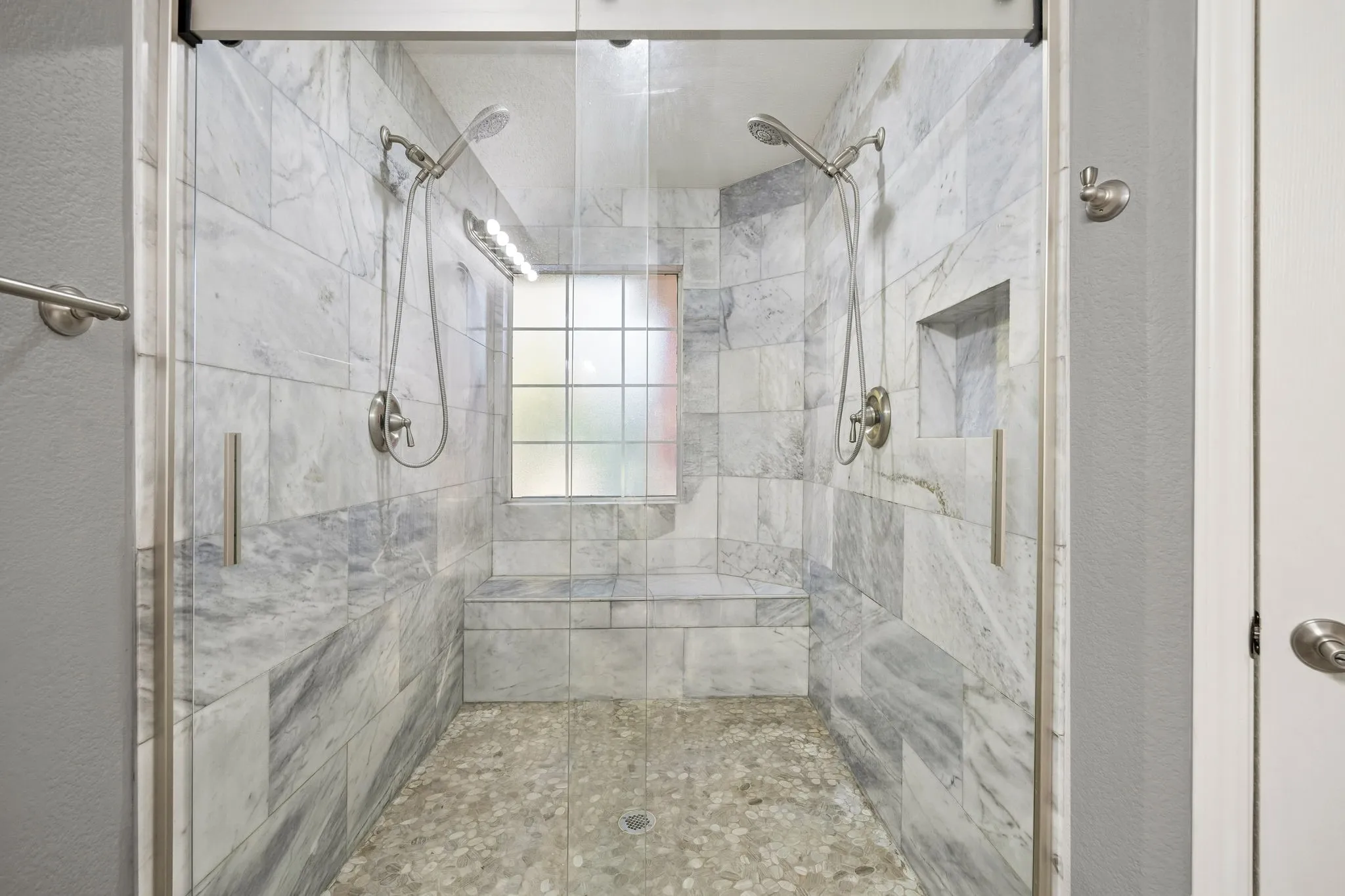Single Family Residence For Sale in Collin County , 5113 Promise Land Drive, Frisco, Texas 75035, 5 Bedroom, 3 Bathroom, 2 Garage spaces, 3,027 Sqft, built in 1992, mls#21392674, Real Estate Agent in Frisco, Homes For Sale in Collin county, Homes For Sale in Frisco, Realtor in Frisco Texas, Real Estate Brokerage Independent Realty Texas, Luminita Cordes Realtor