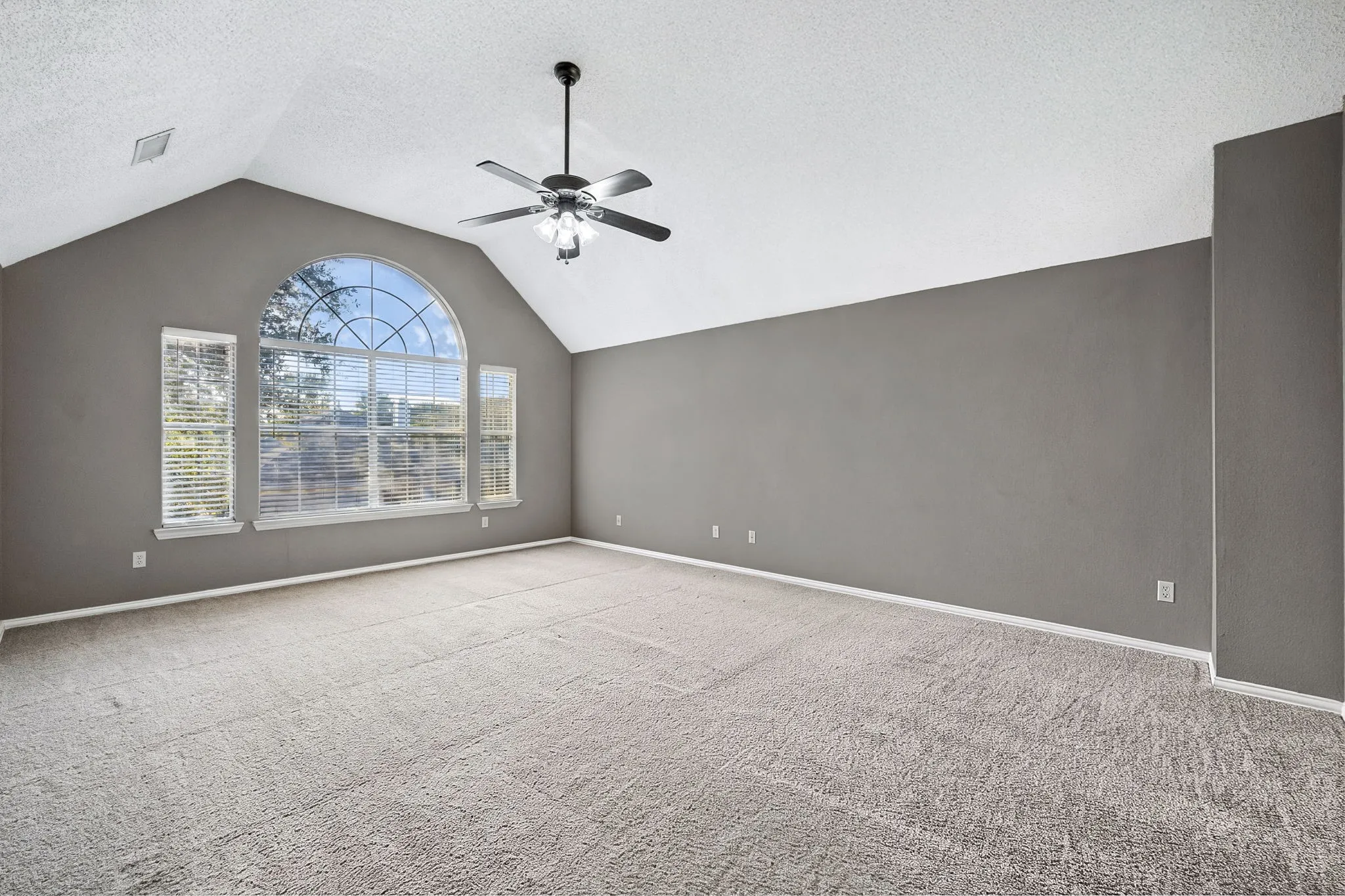 Single Family Residence For Sale in Collin County , 5113 Promise Land Drive, Frisco, Texas 75035, 5 Bedroom, 3 Bathroom, 2 Garage spaces, 3,027 Sqft, built in 1992, mls#21392674, Real Estate Agent in Frisco, Homes For Sale in Collin county, Homes For Sale in Frisco, Realtor in Frisco Texas, Real Estate Brokerage Independent Realty Texas, Luminita Cordes Realtor