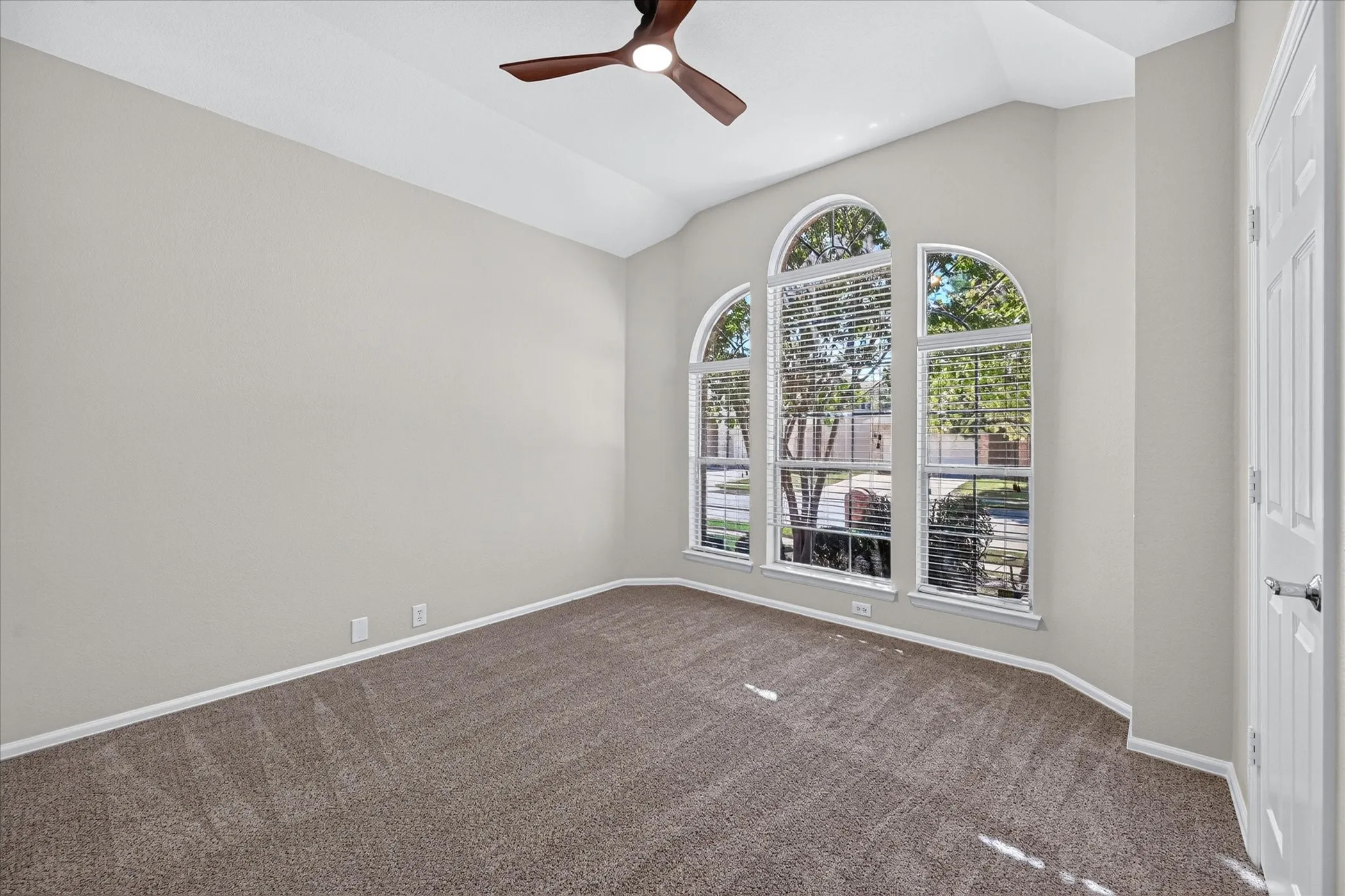 Single Family Residence For Sale in Denton County , 2745 Cedar Ridge Lane, Fort Worth, Texas 76177, 3 Bedroom, 2 Bathroom, 2 Garage spaces, 1,768 Sqft, built in 2008, mls#21406651, Real Estate Agent in Fort Worth, Homes For Sale in Denton county, Homes For Sale in Fort Worth, Realtor in Fort Worth Texas, Real Estate Brokerage Independent Realty Texas, Luminita Cordes Realtor