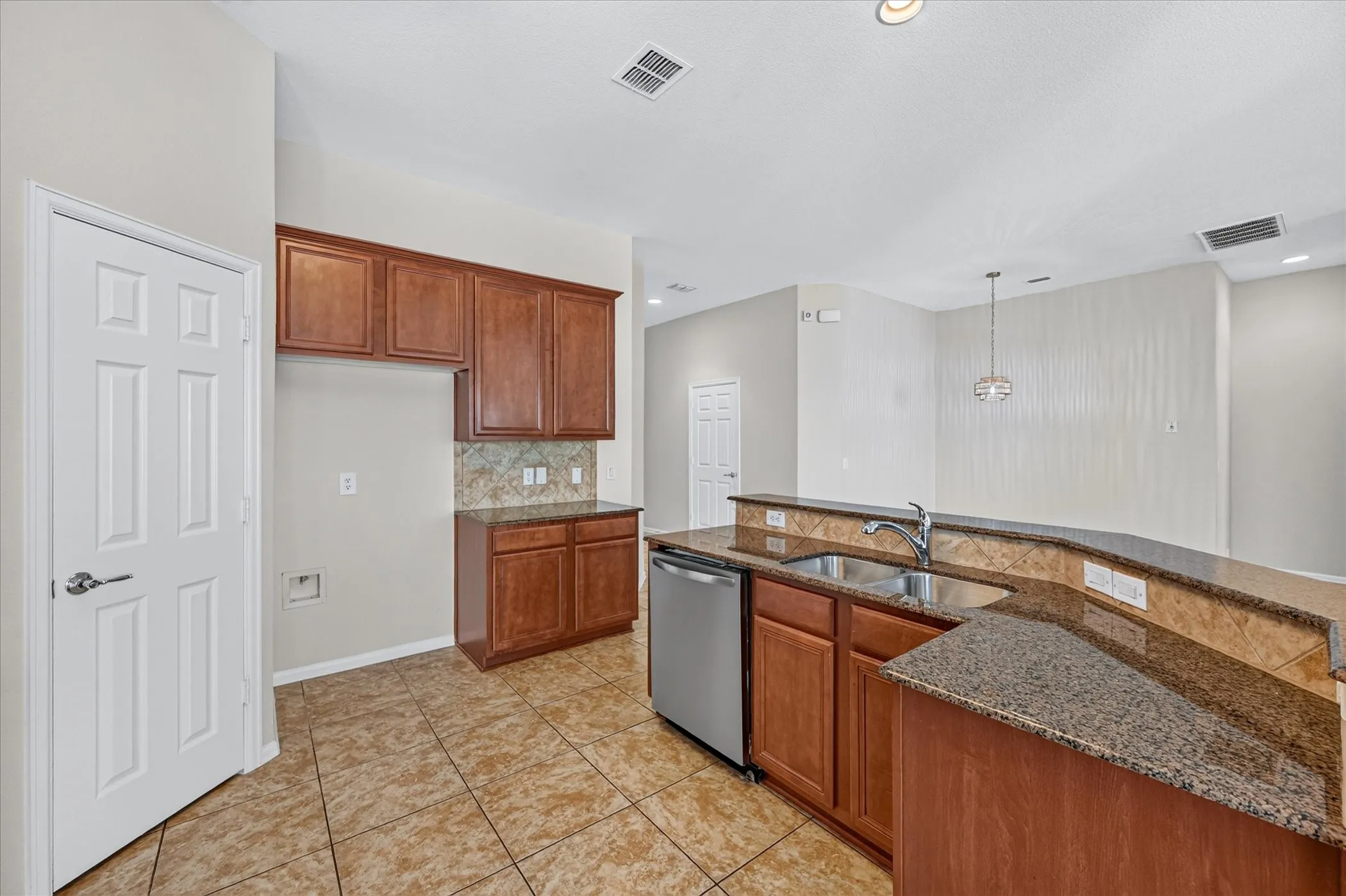 Single Family Residence For Sale in Denton County , 2745 Cedar Ridge Lane, Fort Worth, Texas 76177, 3 Bedroom, 2 Bathroom, 2 Garage spaces, 1,768 Sqft, built in 2008, mls#21406651, Real Estate Agent in Fort Worth, Homes For Sale in Denton county, Homes For Sale in Fort Worth, Realtor in Fort Worth Texas, Real Estate Brokerage Independent Realty Texas, Luminita Cordes Realtor