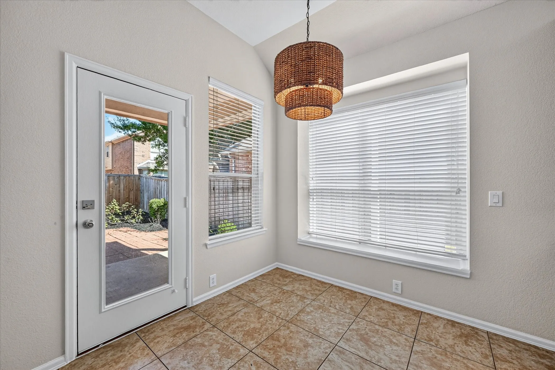 Single Family Residence For Sale in Denton County , 2745 Cedar Ridge Lane, Fort Worth, Texas 76177, 3 Bedroom, 2 Bathroom, 2 Garage spaces, 1,768 Sqft, built in 2008, mls#21406651, Real Estate Agent in Fort Worth, Homes For Sale in Denton county, Homes For Sale in Fort Worth, Realtor in Fort Worth Texas, Real Estate Brokerage Independent Realty Texas, Luminita Cordes Realtor