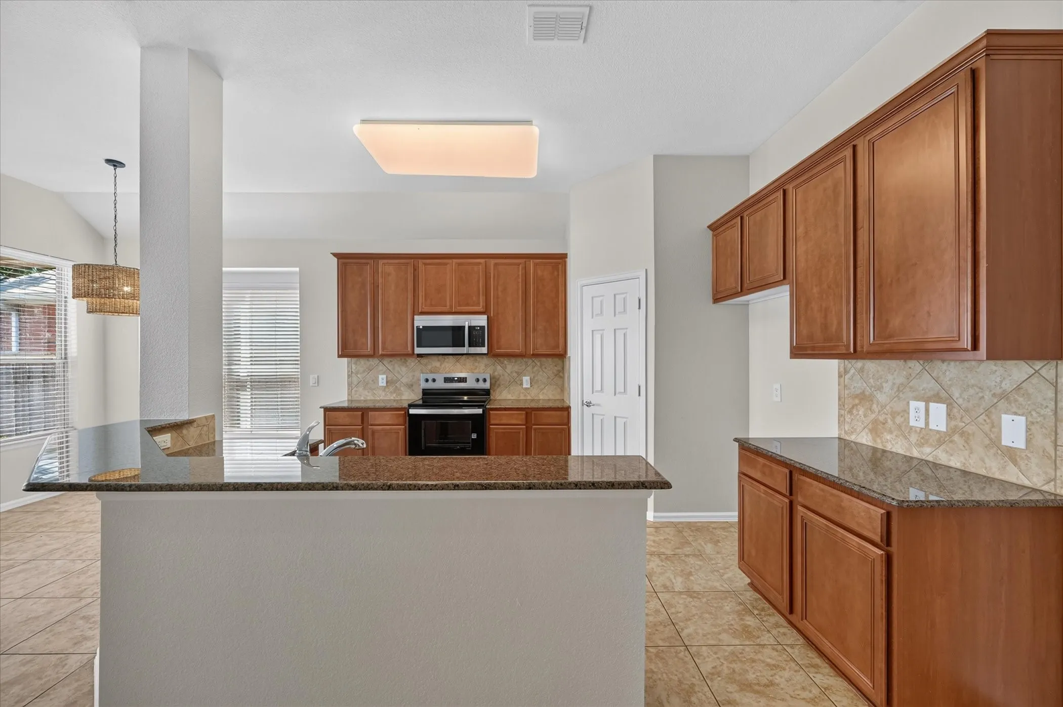 Single Family Residence For Sale in Denton County , 2745 Cedar Ridge Lane, Fort Worth, Texas 76177, 3 Bedroom, 2 Bathroom, 2 Garage spaces, 1,768 Sqft, built in 2008, mls#21406651, Real Estate Agent in Fort Worth, Homes For Sale in Denton county, Homes For Sale in Fort Worth, Realtor in Fort Worth Texas, Real Estate Brokerage Independent Realty Texas, Luminita Cordes Realtor