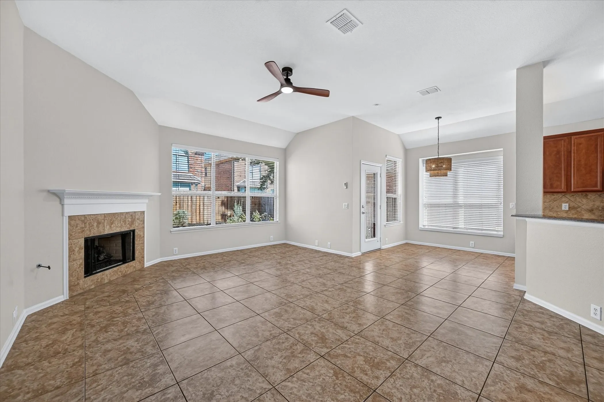 Single Family Residence For Sale in Denton County , 2745 Cedar Ridge Lane, Fort Worth, Texas 76177, 3 Bedroom, 2 Bathroom, 2 Garage spaces, 1,768 Sqft, built in 2008, mls#21406651, Real Estate Agent in Fort Worth, Homes For Sale in Denton county, Homes For Sale in Fort Worth, Realtor in Fort Worth Texas, Real Estate Brokerage Independent Realty Texas, Luminita Cordes Realtor