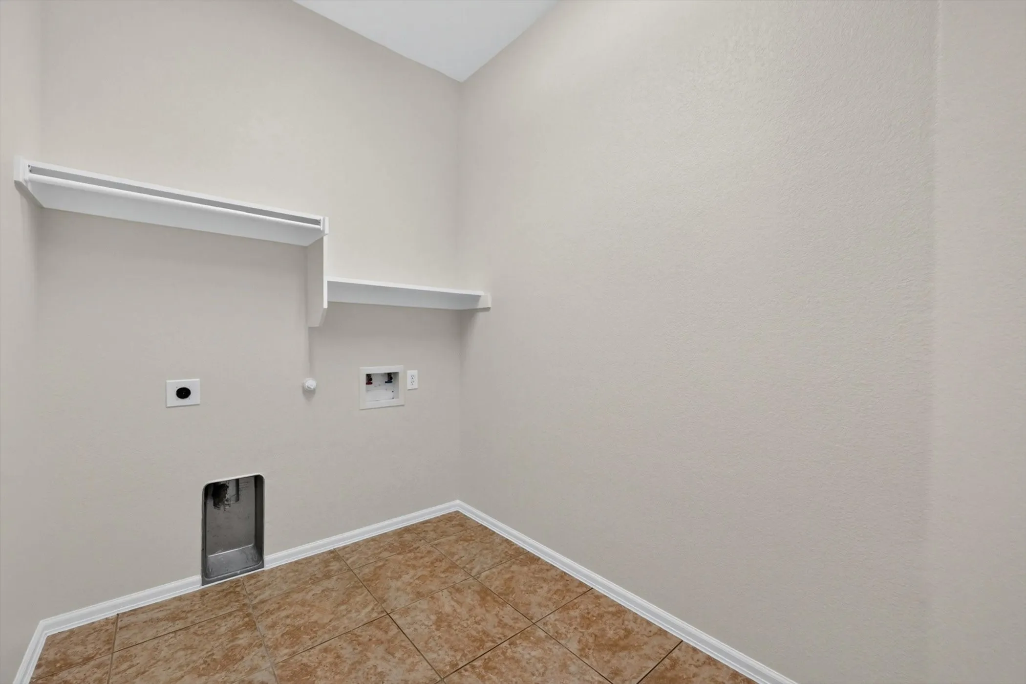Single Family Residence For Sale in Denton County , 2745 Cedar Ridge Lane, Fort Worth, Texas 76177, 3 Bedroom, 2 Bathroom, 2 Garage spaces, 1,768 Sqft, built in 2008, mls#21406651, Real Estate Agent in Fort Worth, Homes For Sale in Denton county, Homes For Sale in Fort Worth, Realtor in Fort Worth Texas, Real Estate Brokerage Independent Realty Texas, Luminita Cordes Realtor