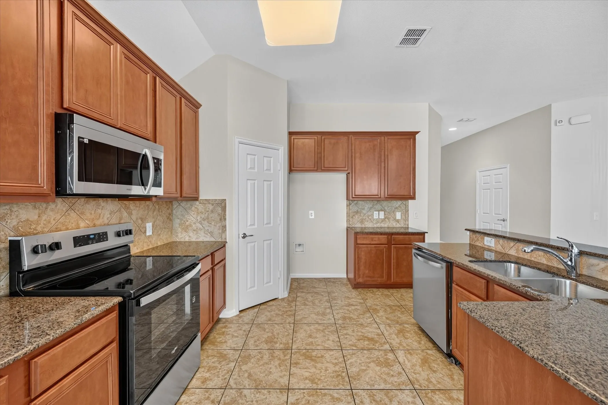 Single Family Residence For Sale in Denton County , 2745 Cedar Ridge Lane, Fort Worth, Texas 76177, 3 Bedroom, 2 Bathroom, 2 Garage spaces, 1,768 Sqft, built in 2008, mls#21406651, Real Estate Agent in Fort Worth, Homes For Sale in Denton county, Homes For Sale in Fort Worth, Realtor in Fort Worth Texas, Real Estate Brokerage Independent Realty Texas, Luminita Cordes Realtor