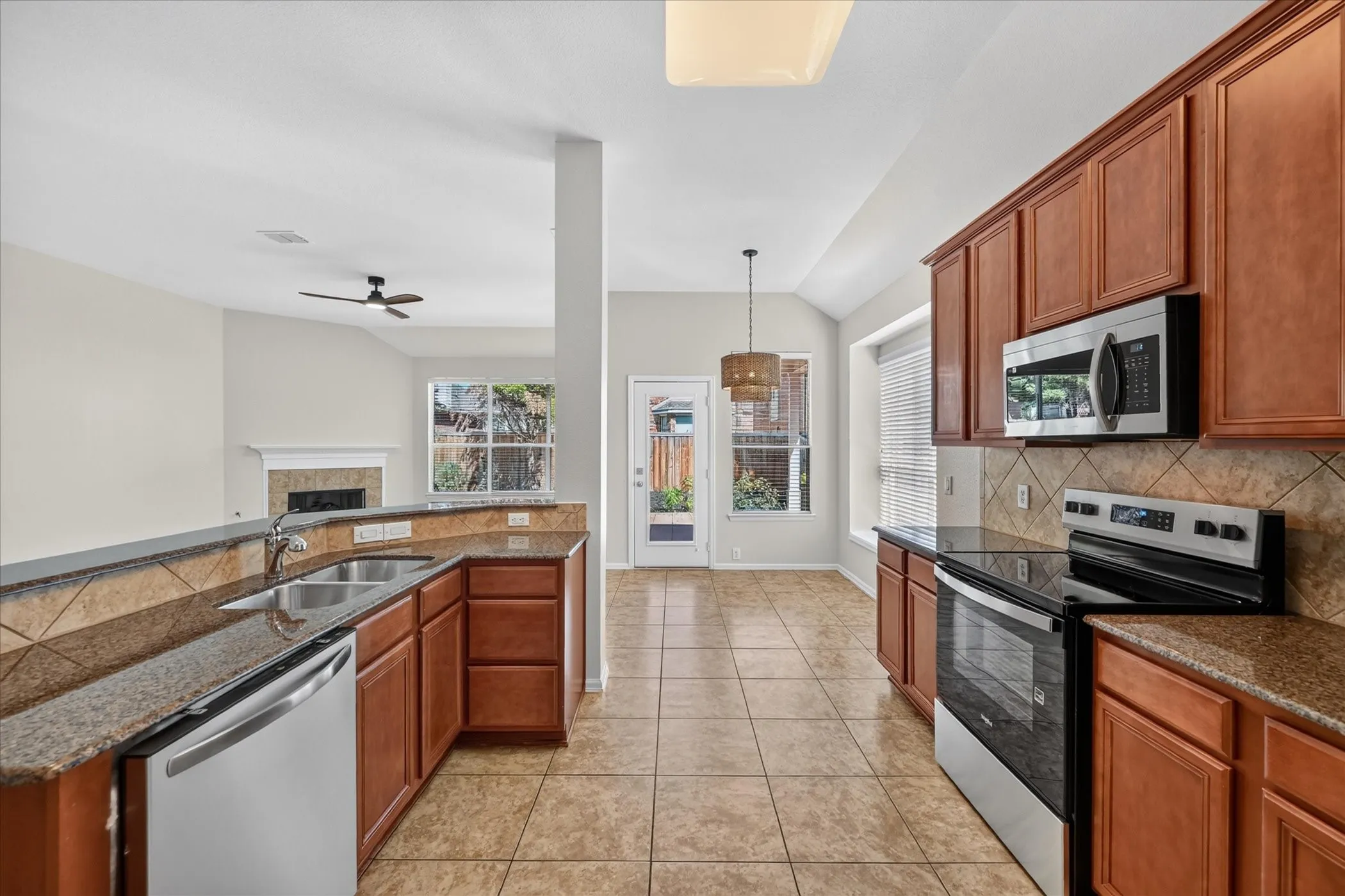 Single Family Residence For Sale in Denton County , 2745 Cedar Ridge Lane, Fort Worth, Texas 76177, 3 Bedroom, 2 Bathroom, 2 Garage spaces, 1,768 Sqft, built in 2008, mls#21406651, Real Estate Agent in Fort Worth, Homes For Sale in Denton county, Homes For Sale in Fort Worth, Realtor in Fort Worth Texas, Real Estate Brokerage Independent Realty Texas, Luminita Cordes Realtor