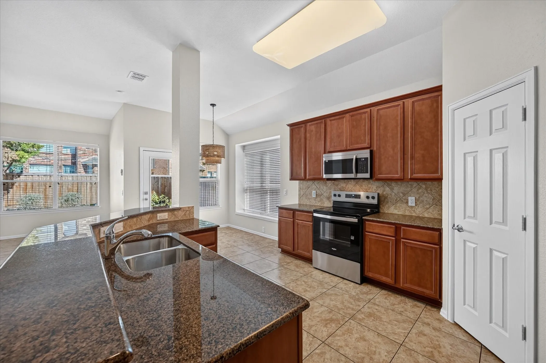 Single Family Residence For Sale in Denton County , 2745 Cedar Ridge Lane, Fort Worth, Texas 76177, 3 Bedroom, 2 Bathroom, 2 Garage spaces, 1,768 Sqft, built in 2008, mls#21406651, Real Estate Agent in Fort Worth, Homes For Sale in Denton county, Homes For Sale in Fort Worth, Realtor in Fort Worth Texas, Real Estate Brokerage Independent Realty Texas, Luminita Cordes Realtor