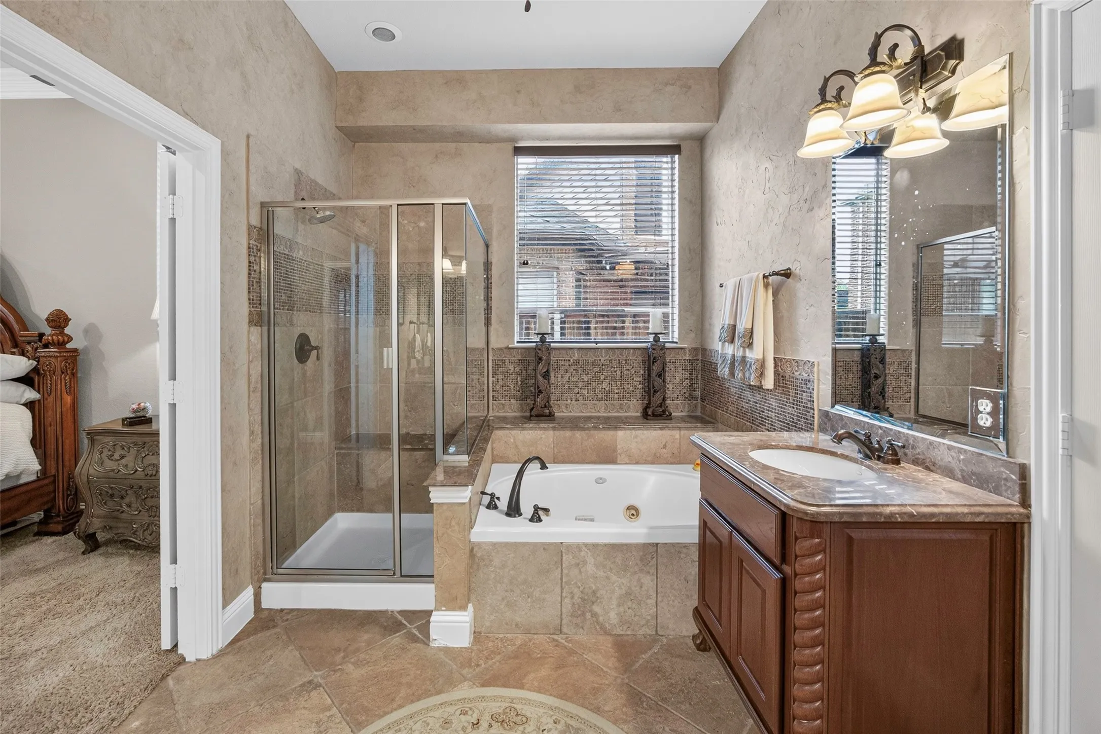 Single Family Residence For Sale in Tarrant County , 6820 River Park Circle, Fort Worth, Texas 76116, 3 Bedroom, 4 Bathroom, 2 Garage spaces, 3,235 Sqft, built in 2006, mls#21403585, Real Estate Agent in Fort Worth, Homes For Sale in Tarrant county, Homes For Sale in Fort Worth, Realtor in Fort Worth Texas, Real Estate Brokerage Independent Realty Texas, Luminita Cordes Realtor