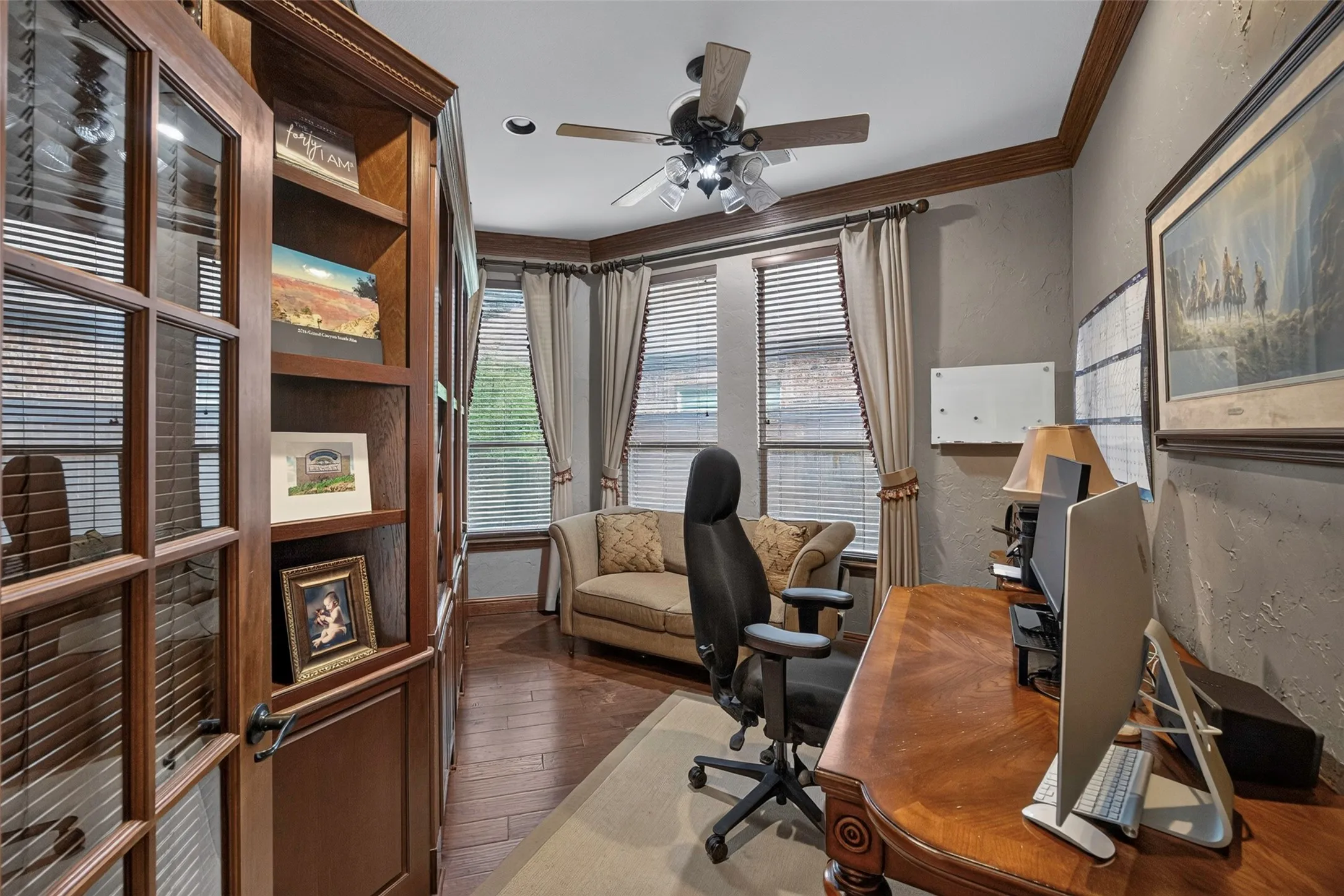 Single Family Residence For Sale in Tarrant County , 6820 River Park Circle, Fort Worth, Texas 76116, 3 Bedroom, 4 Bathroom, 2 Garage spaces, 3,235 Sqft, built in 2006, mls#21403585, Real Estate Agent in Fort Worth, Homes For Sale in Tarrant county, Homes For Sale in Fort Worth, Realtor in Fort Worth Texas, Real Estate Brokerage Independent Realty Texas, Luminita Cordes Realtor